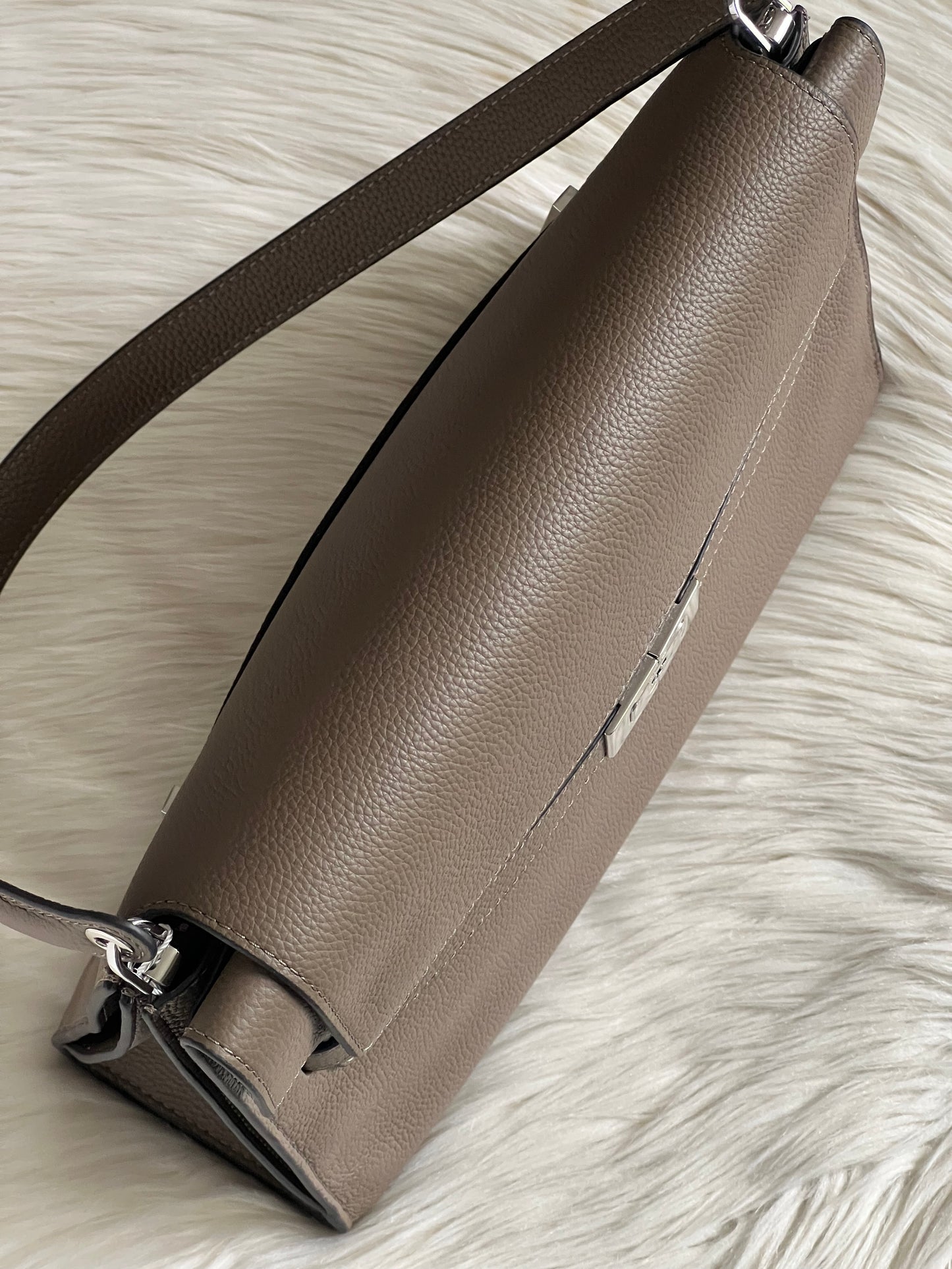 Tory Burch Large Lee Radziwill Shoulder Bag