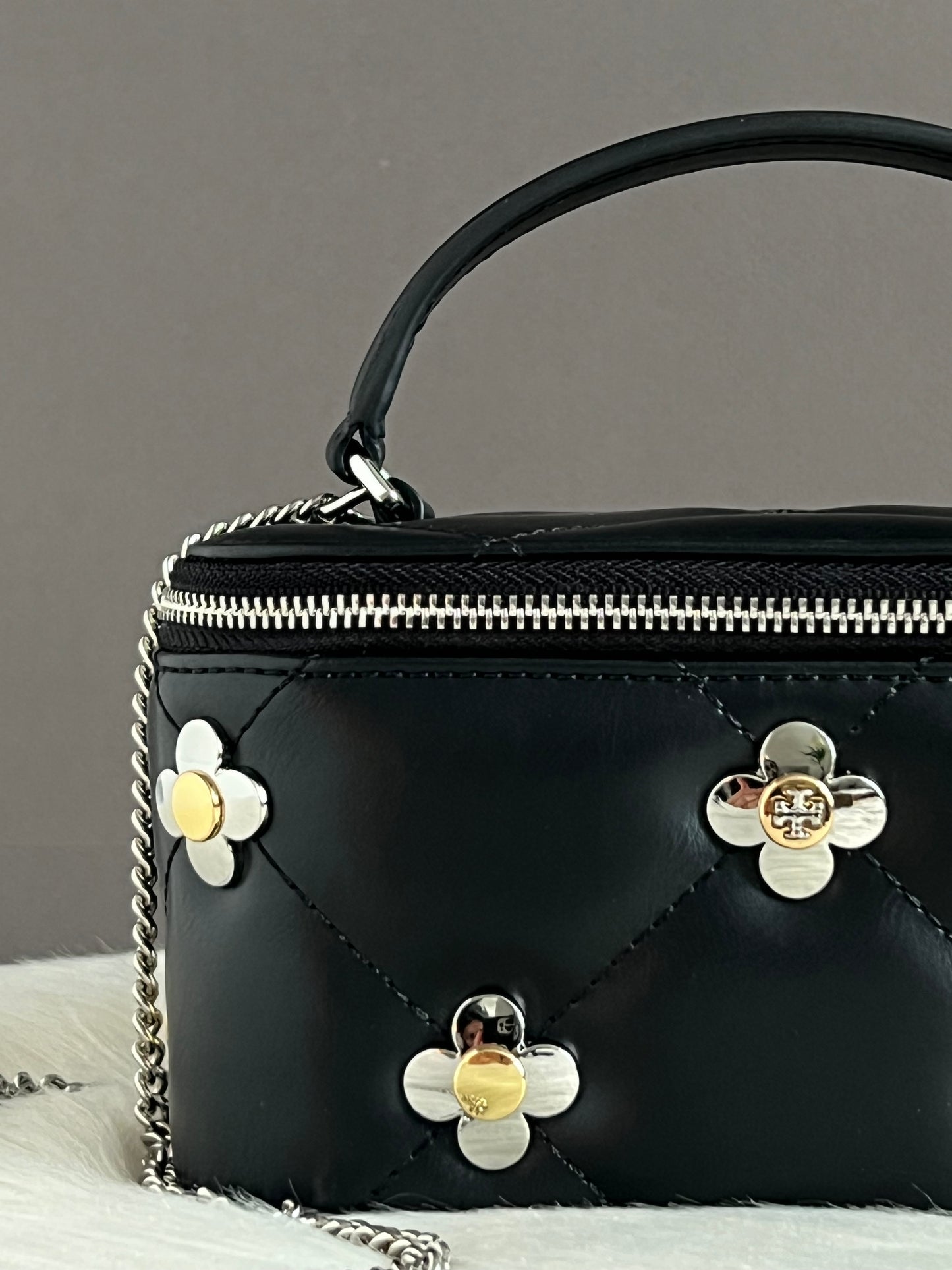 Tory Burch Kira Diamond Quilt Clover Vanity Case