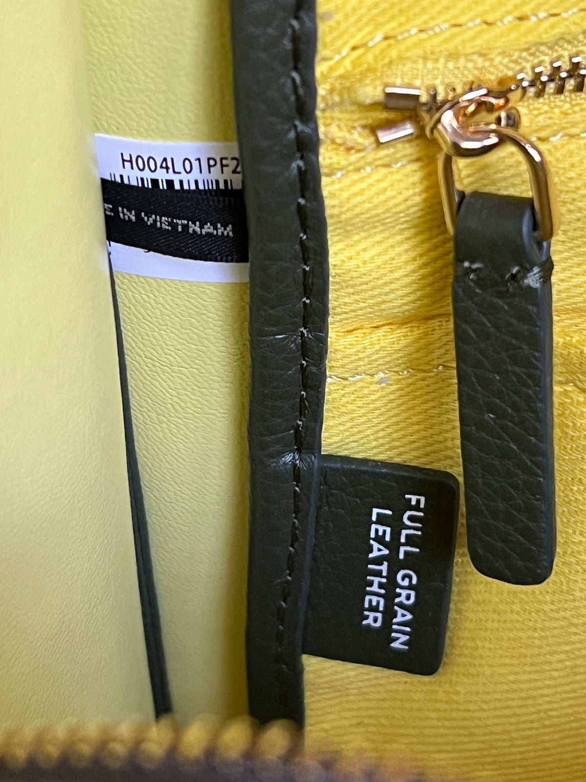 Marc Jacobs The Leather Medium Tote Bag