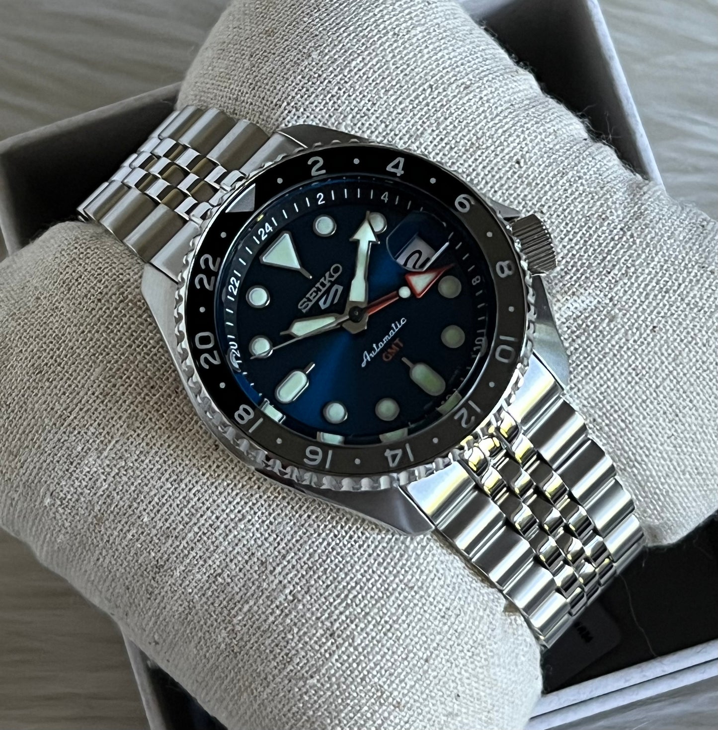 SSK045K1 - Seiko Men’s 5 Sports Racer’s Heritage Velocity Blue Automatic GMT Watch