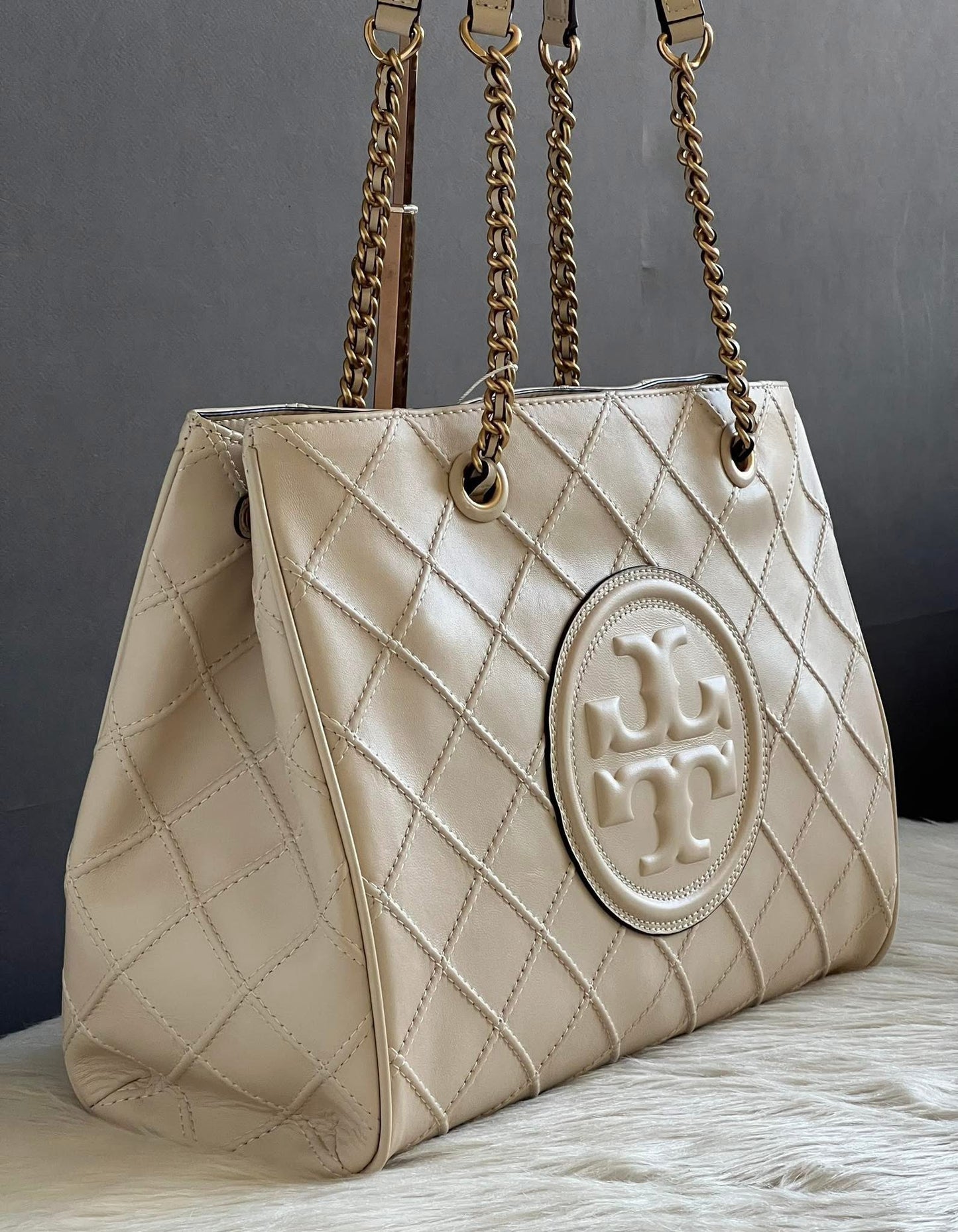 Tory Burch Fleming Soft Chain Tote