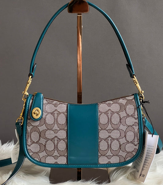 Coach Swinger in Signature Jacquard