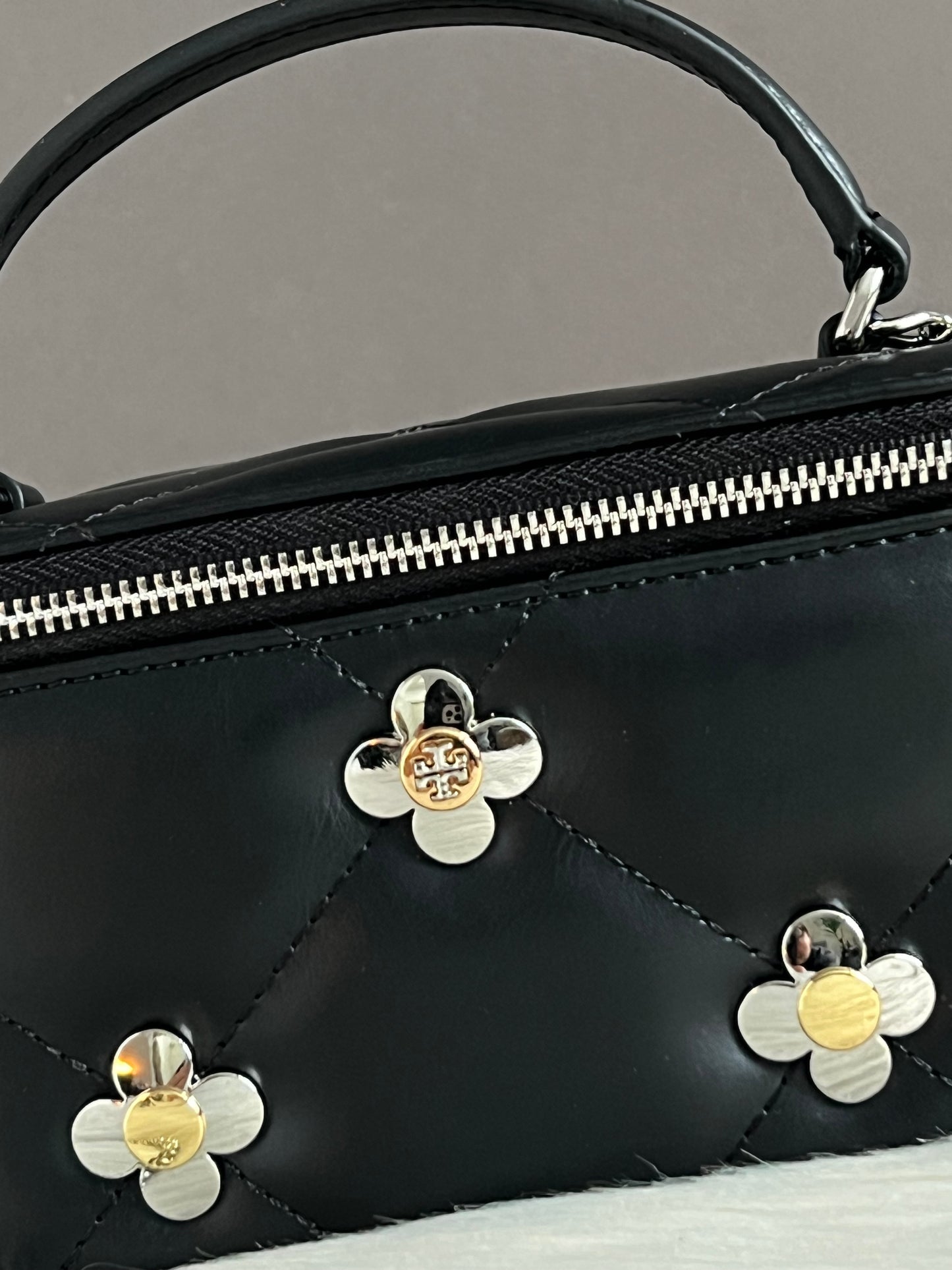 Tory Burch Kira Diamond Quilt Clover Vanity Case