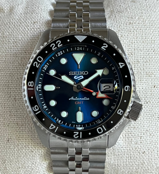 SSK045K1 - Seiko Men’s 5 Sports Racer’s Heritage Velocity Blue Automatic GMT Watch