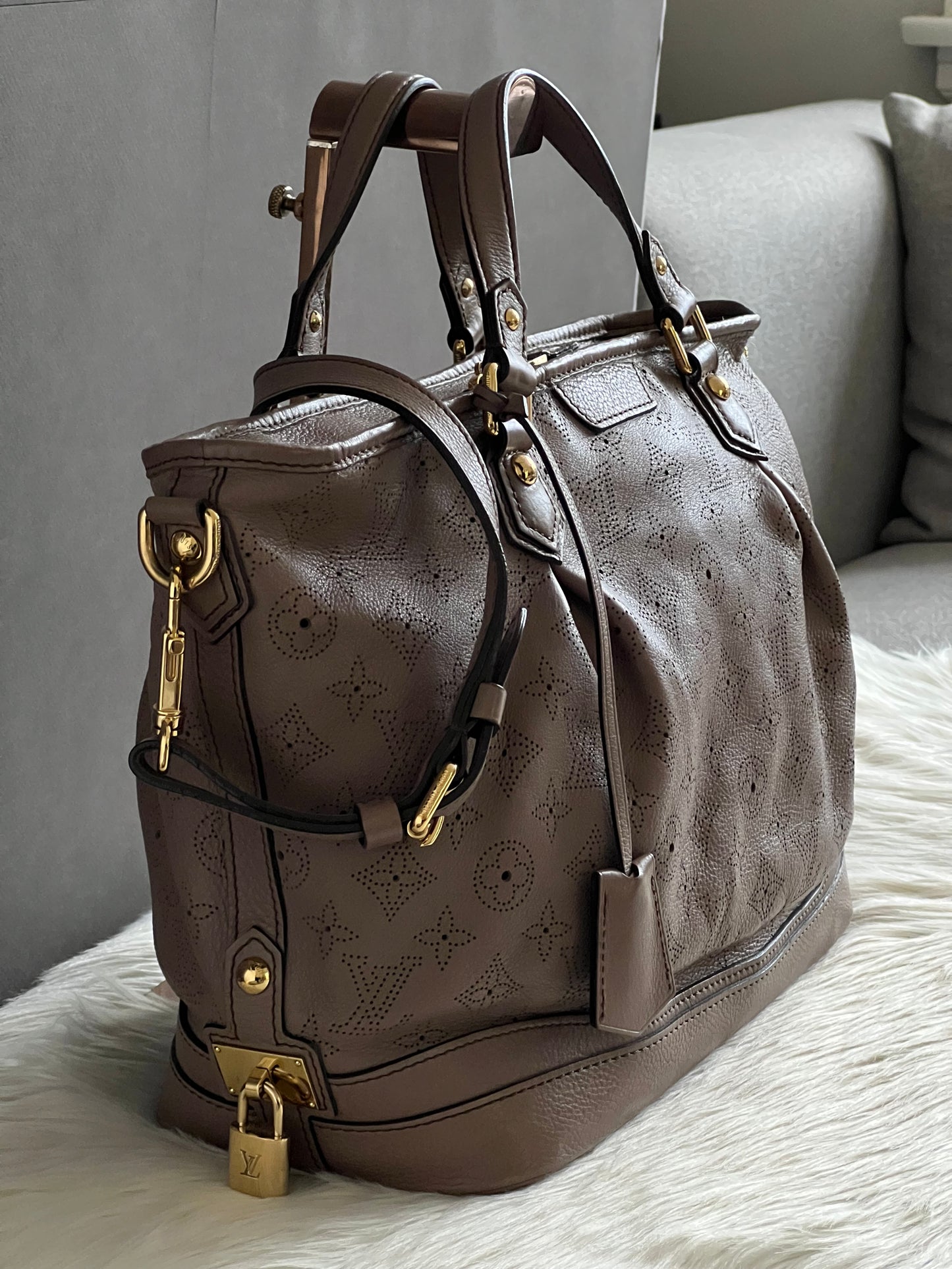 Louis Vuitton Taupe Poudre Mahina Stellar PM Bag