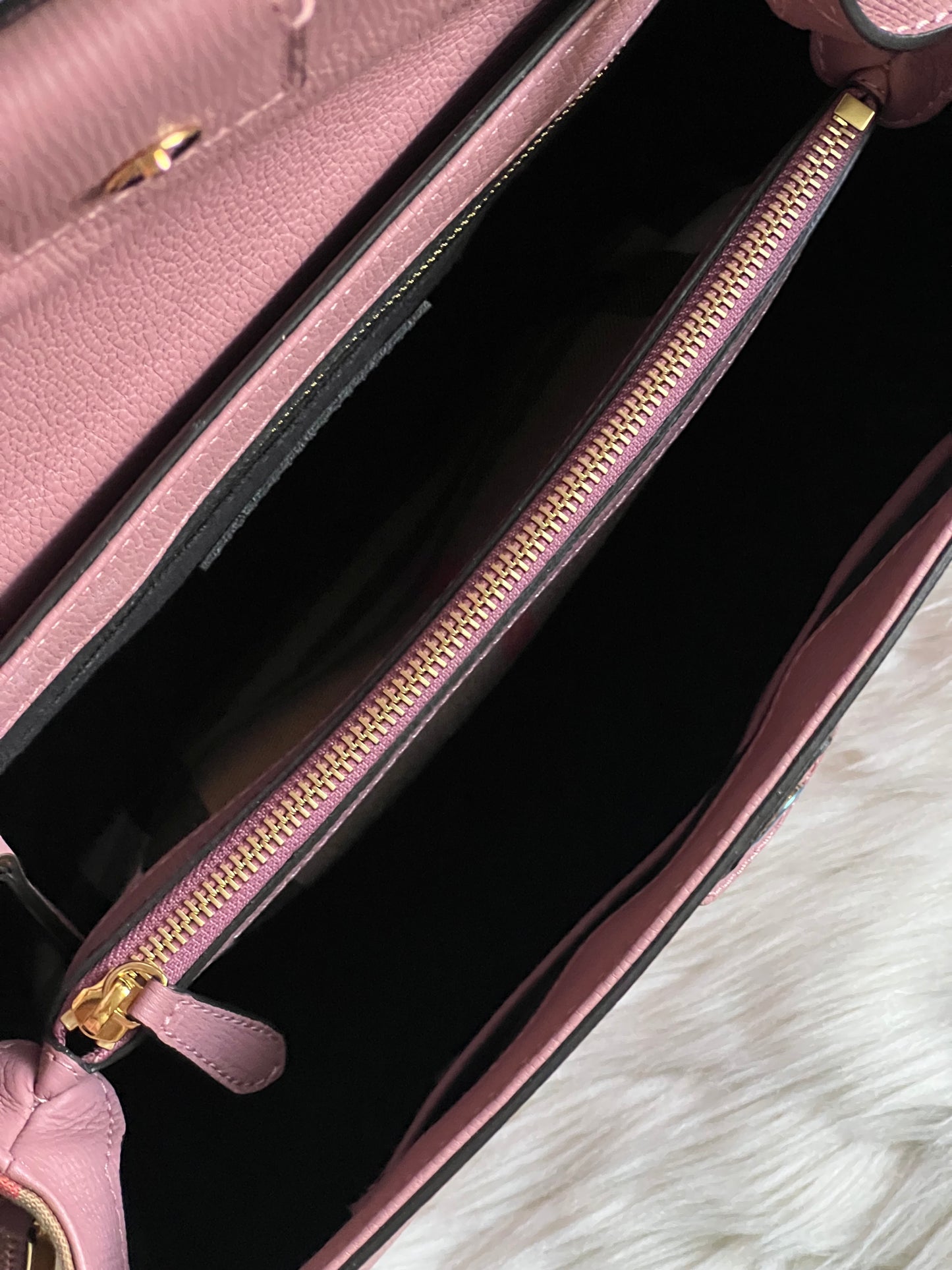 Burberry Camberley Medium Leather Shoulder Bag