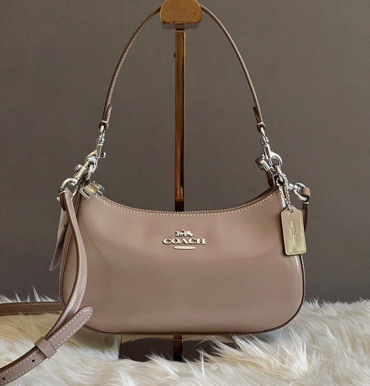 CV938 - Coach Teri Shoulder Bag in Spazzolato Leather