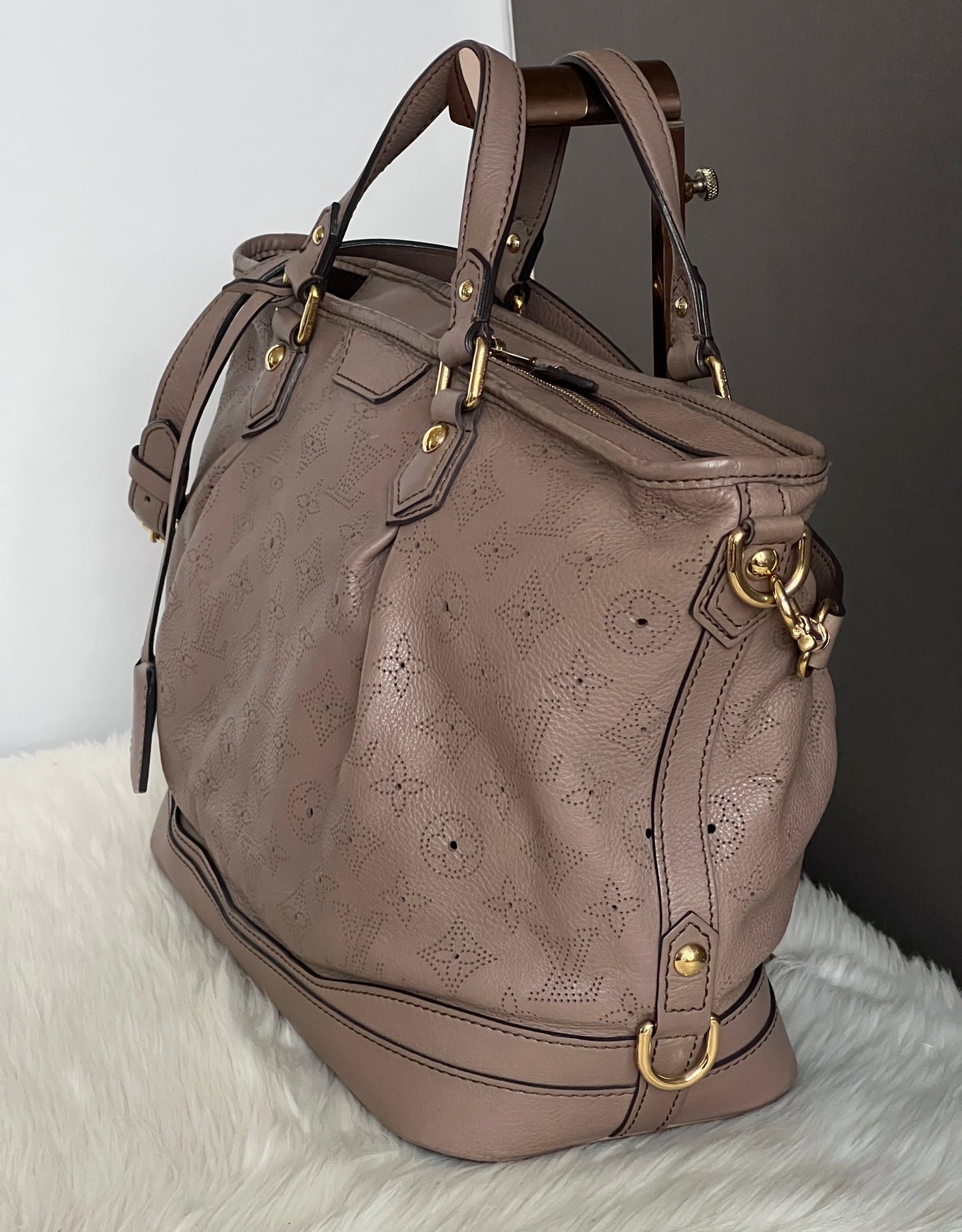 Louis Vuitton Taupe Poudre Mahina Stellar PM Bag