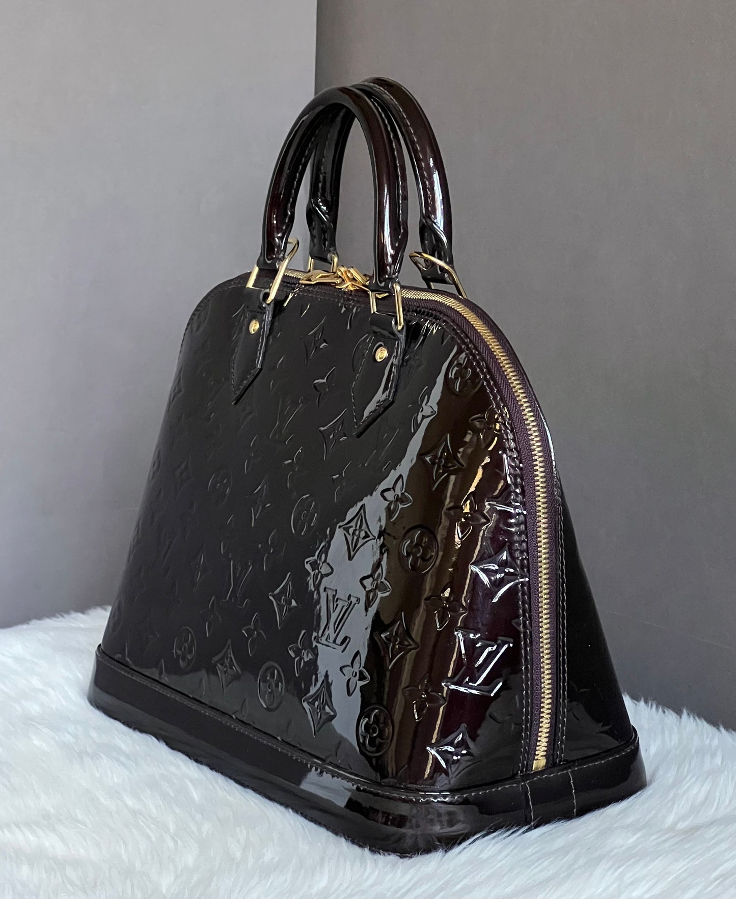 Louis Vuitton Alma PM In Monogram Vernis Leather