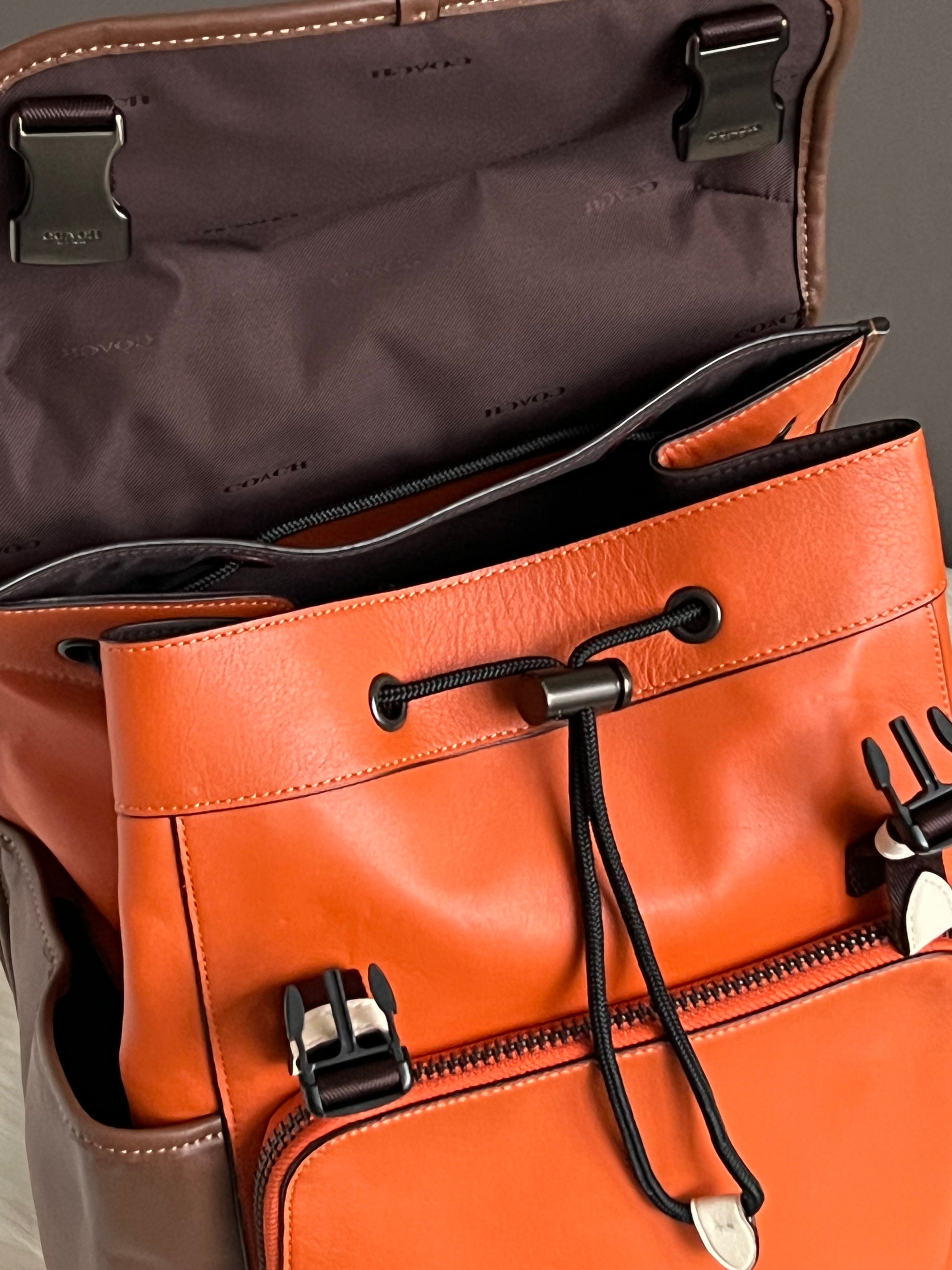 Coach League Flat Backpack in Colorblock – Club de Mode