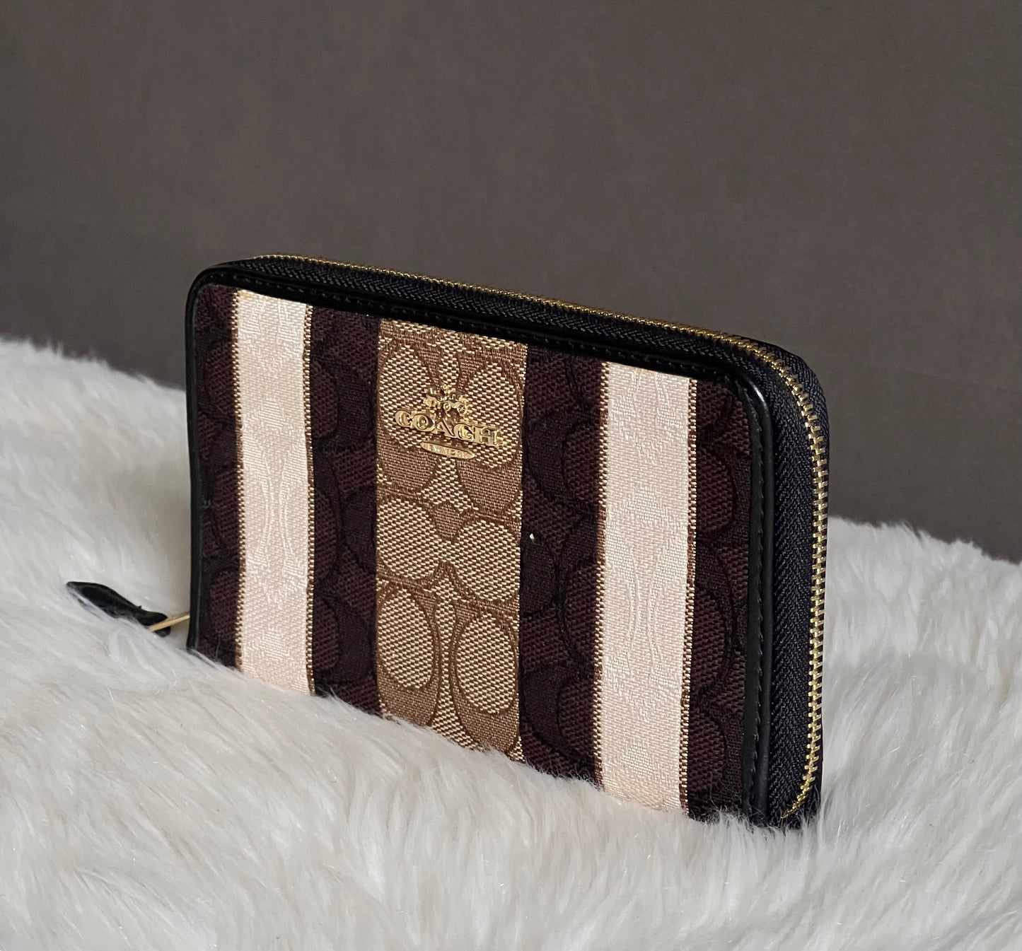 Coach Medium Id Zip Wallet In Signature Jacquard With Stripes