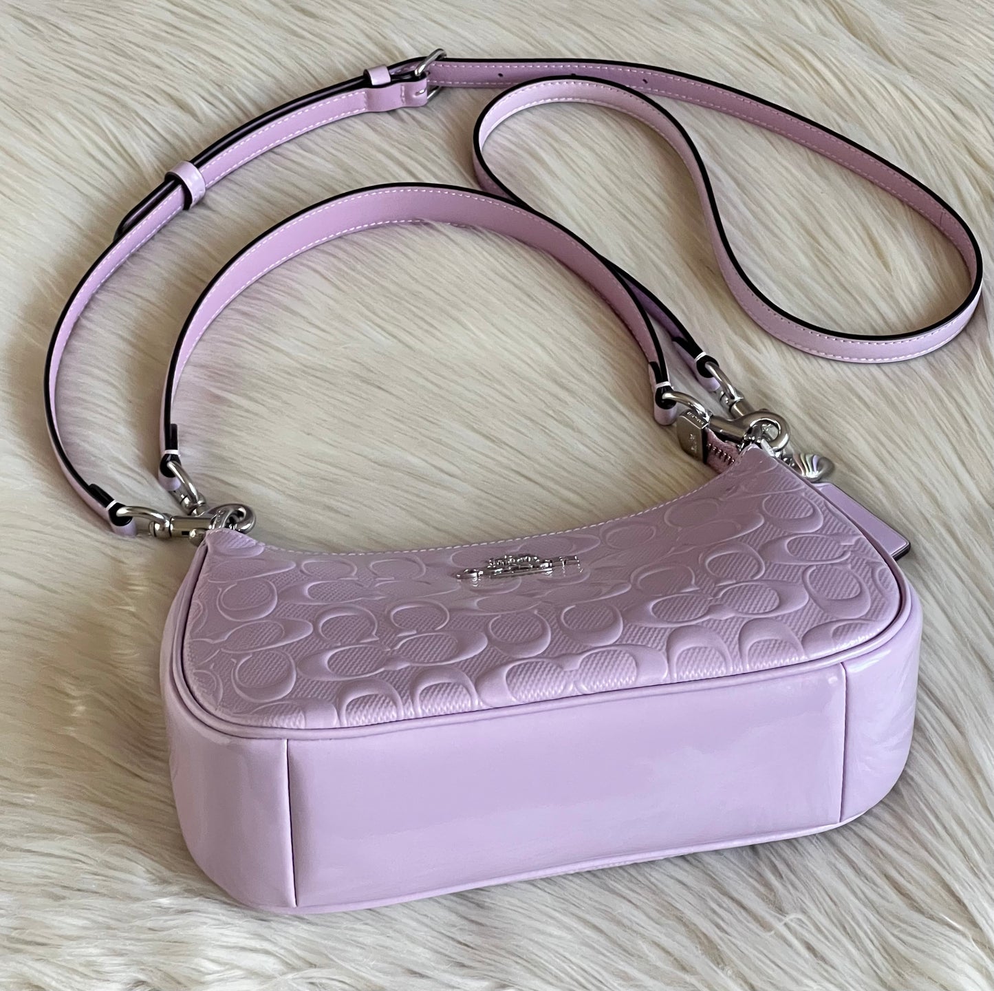 Coach Teri Shoulder Bag In Signature Leather With Heart Charm
