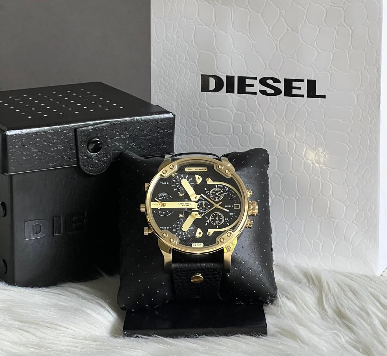 Diesel Men’s Mr. Daddy 2.0 Two-Hand Black Leather Watch