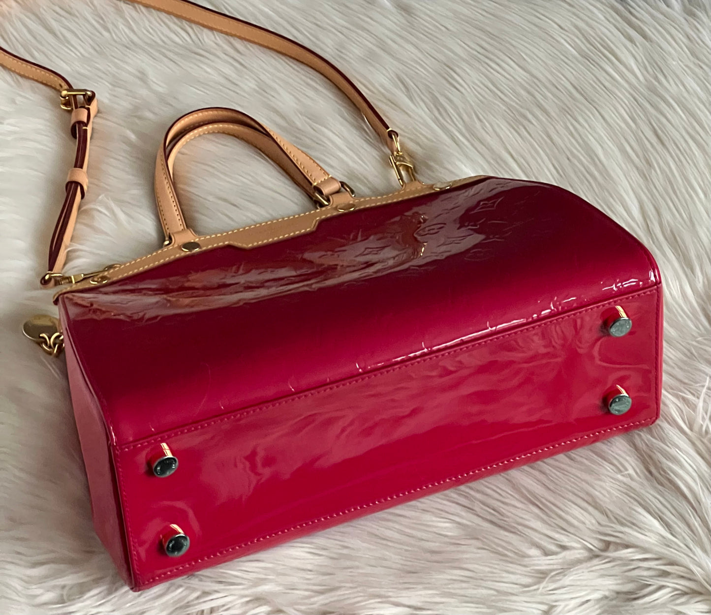 Louis Vuitton Brea MM in Vernis Leather