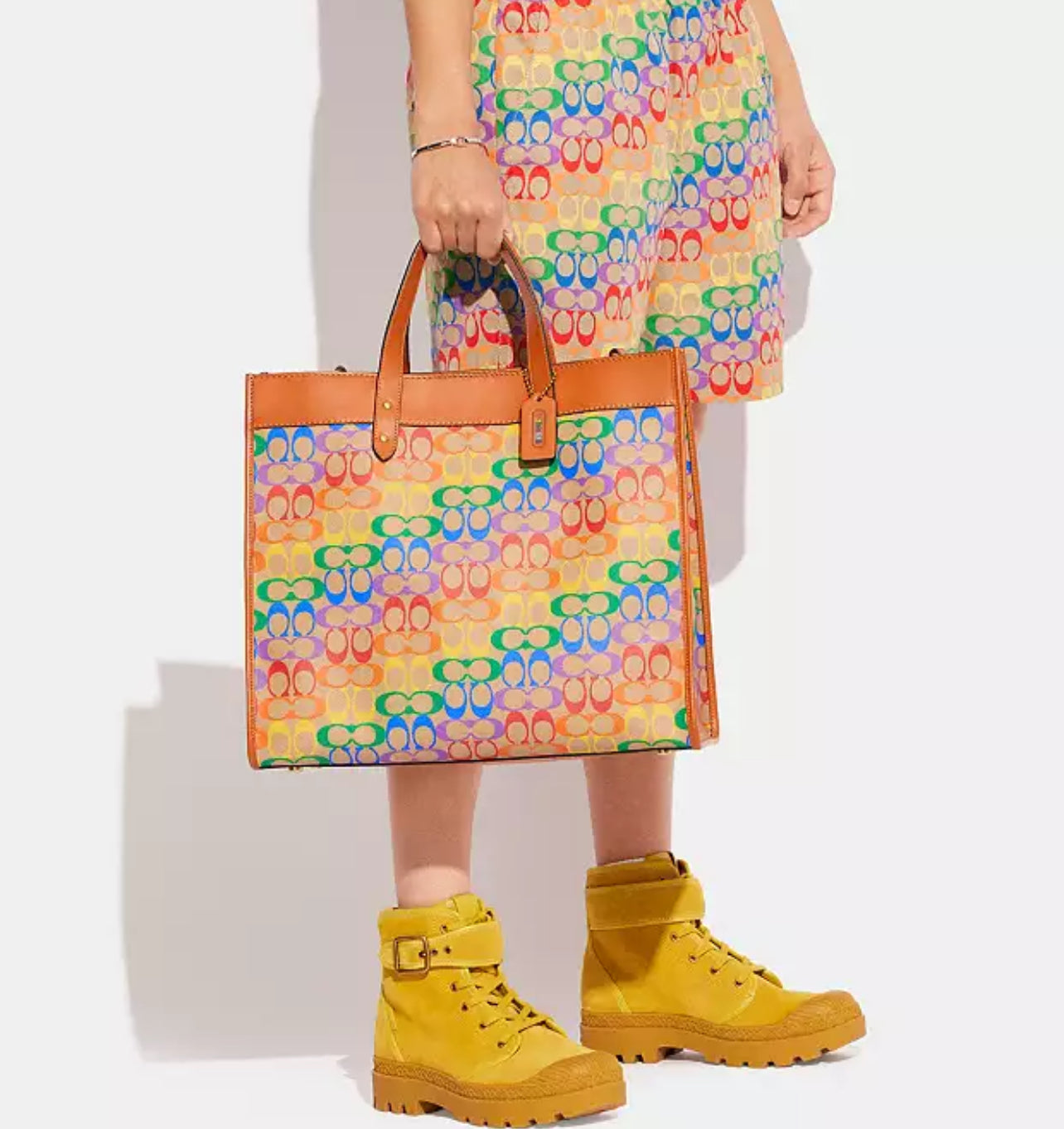 Coach Field Tote 40 in Rainbow Signature Canvas