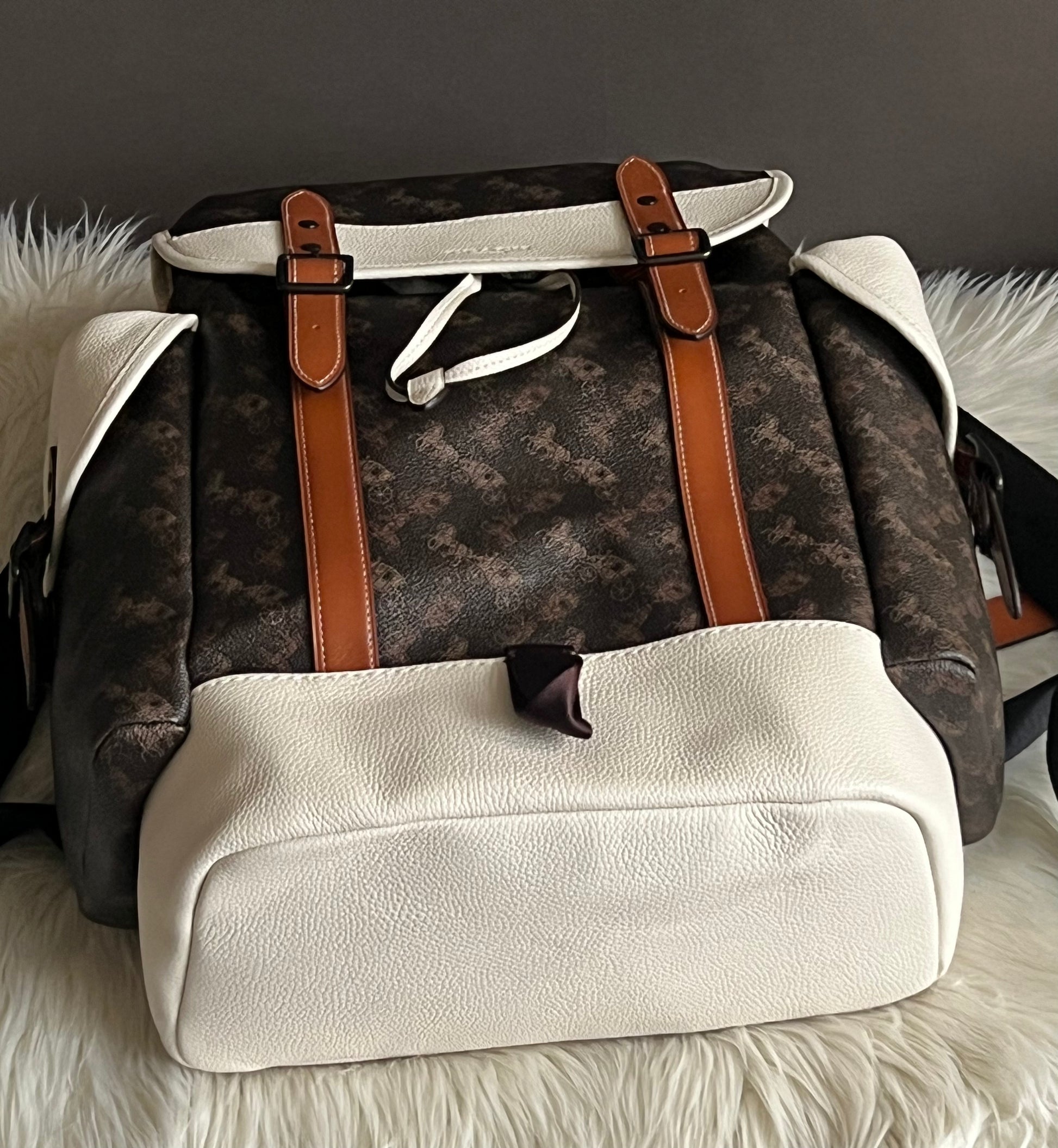 coach backpack with horse and carriage print Coach Hitch Backpack with Horse and Carriage Print – Club de Mode