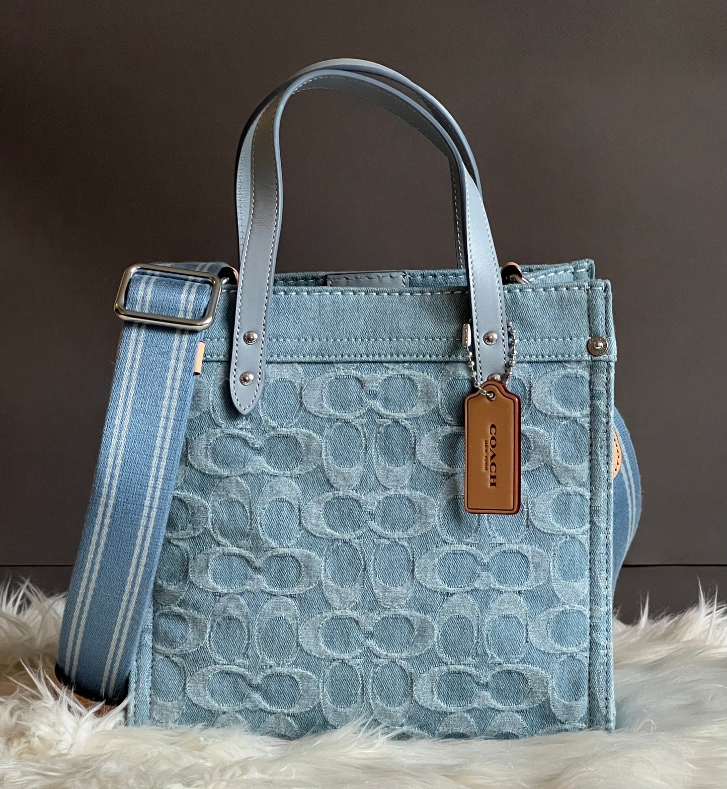 Coach Field Tote 22 in Signature Denim