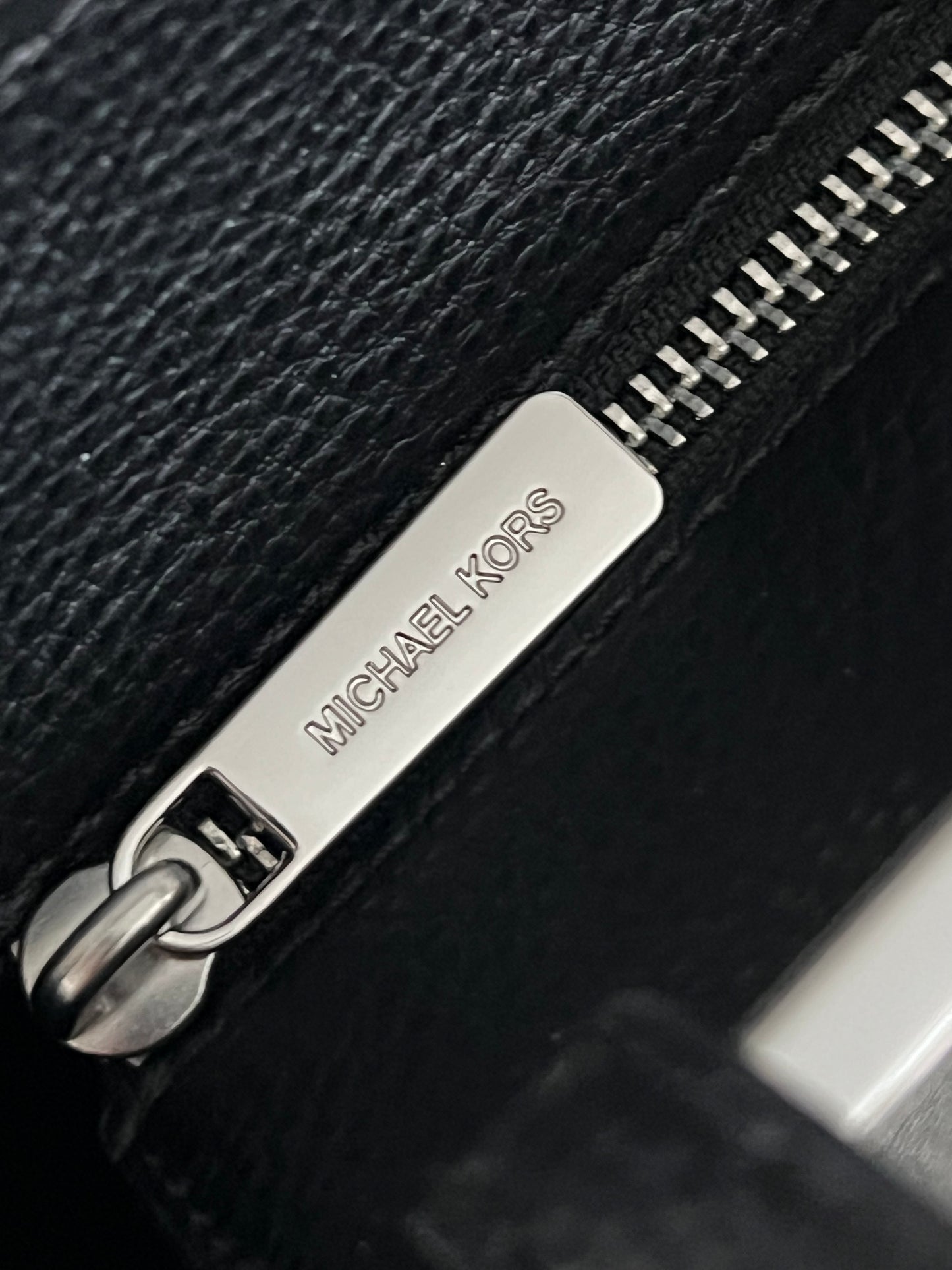 Michael Kors Evelyn Large Tote Bag