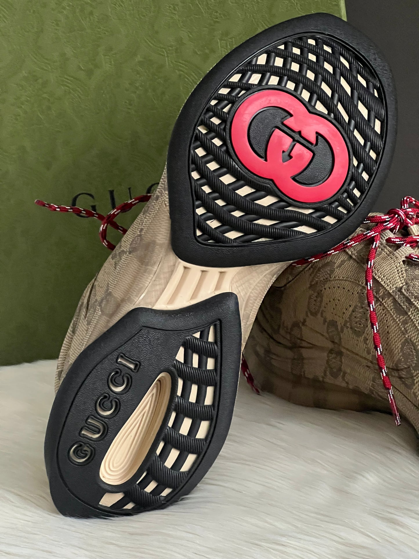 Gucci Ultralight Plume GG Cubic Run Sneaker