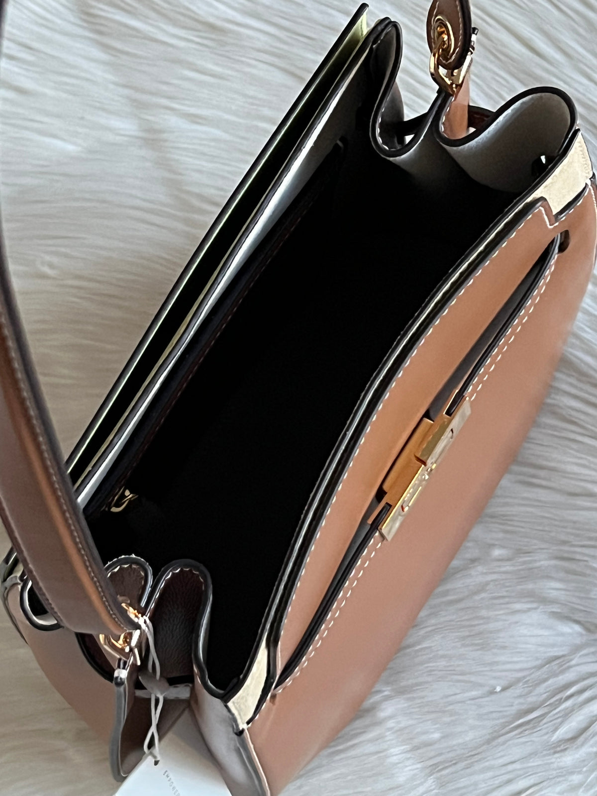 Tory Burch Lee Radziwill Bucket Bag