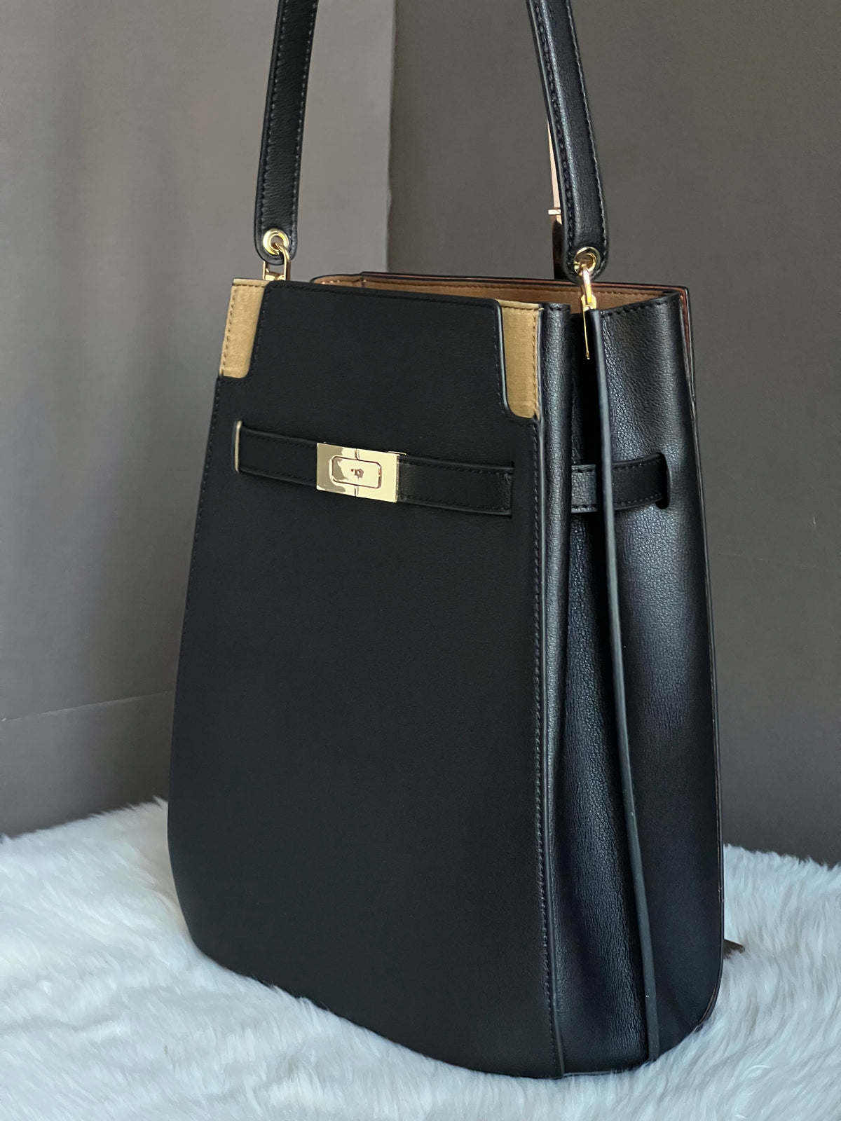 Tory Burch Lee Radziwill Bucket Bag