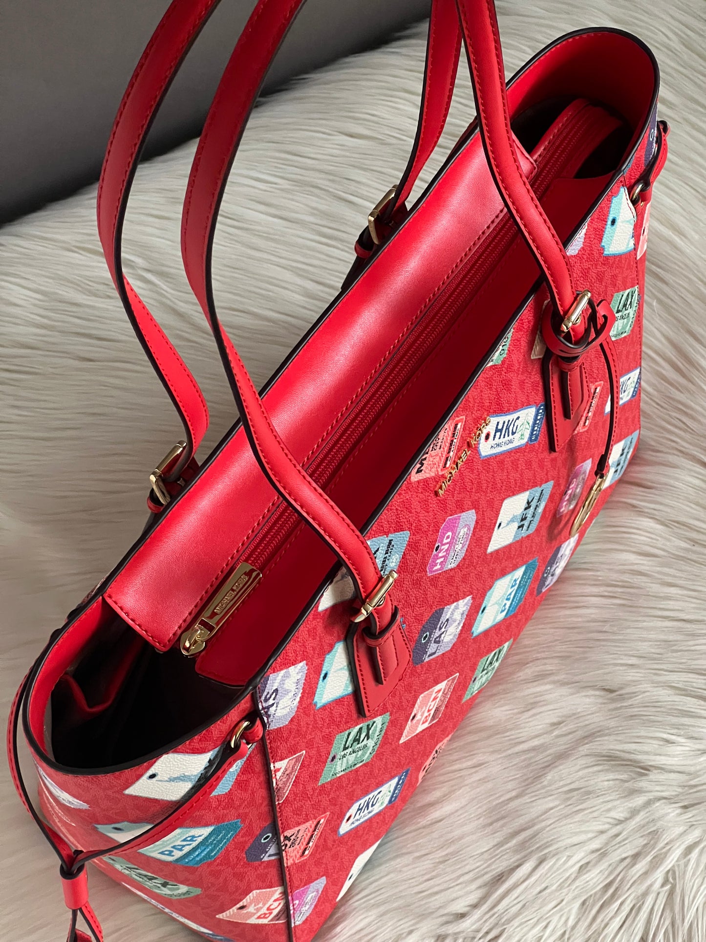 Michael Kors Voyager Large Printed Signature Logo Tote Bag