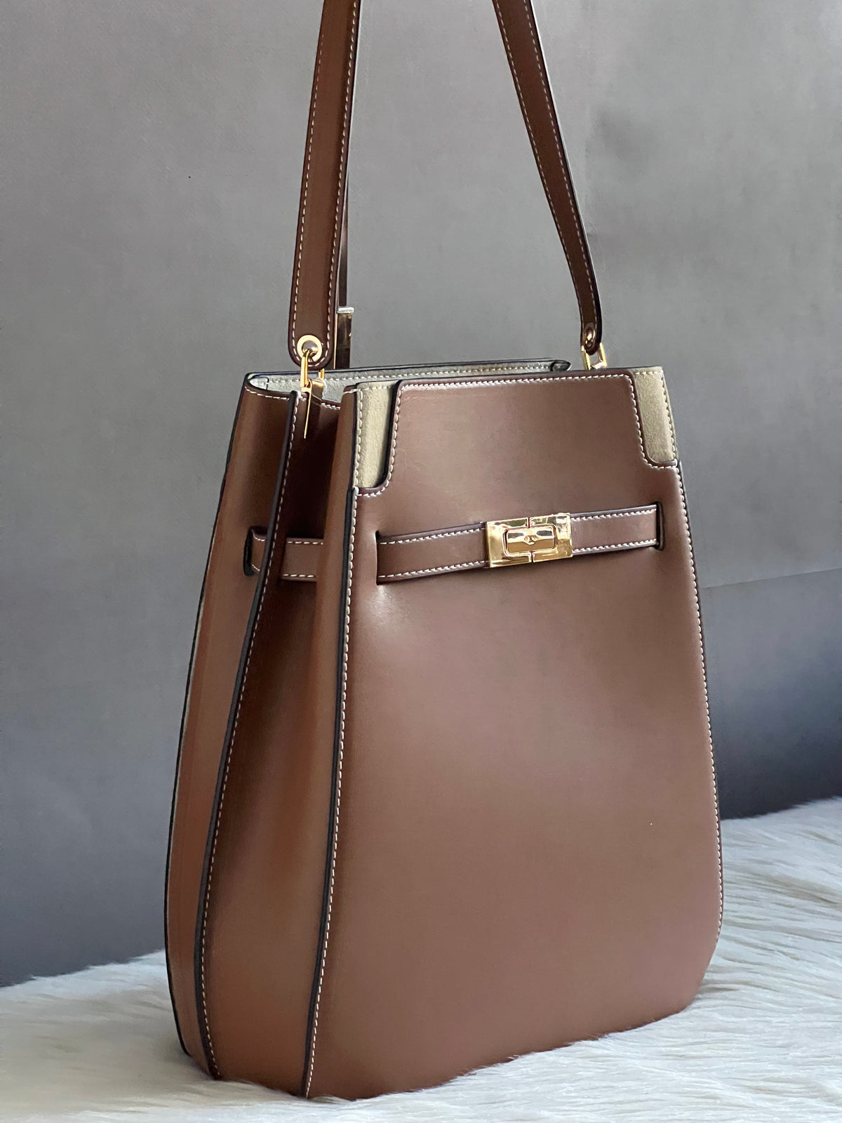 Tory Burch Lee Radziwill Bucket Bag