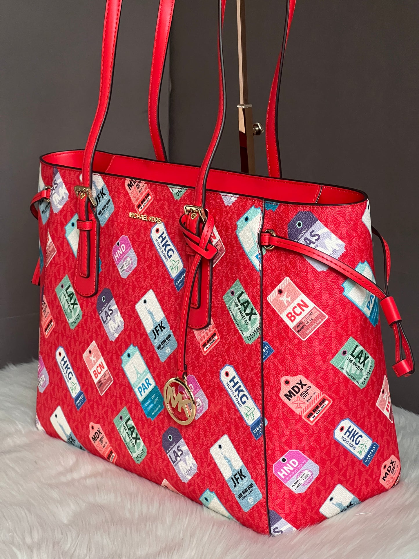 Michael Kors Voyager Large Printed Signature Logo Tote Bag