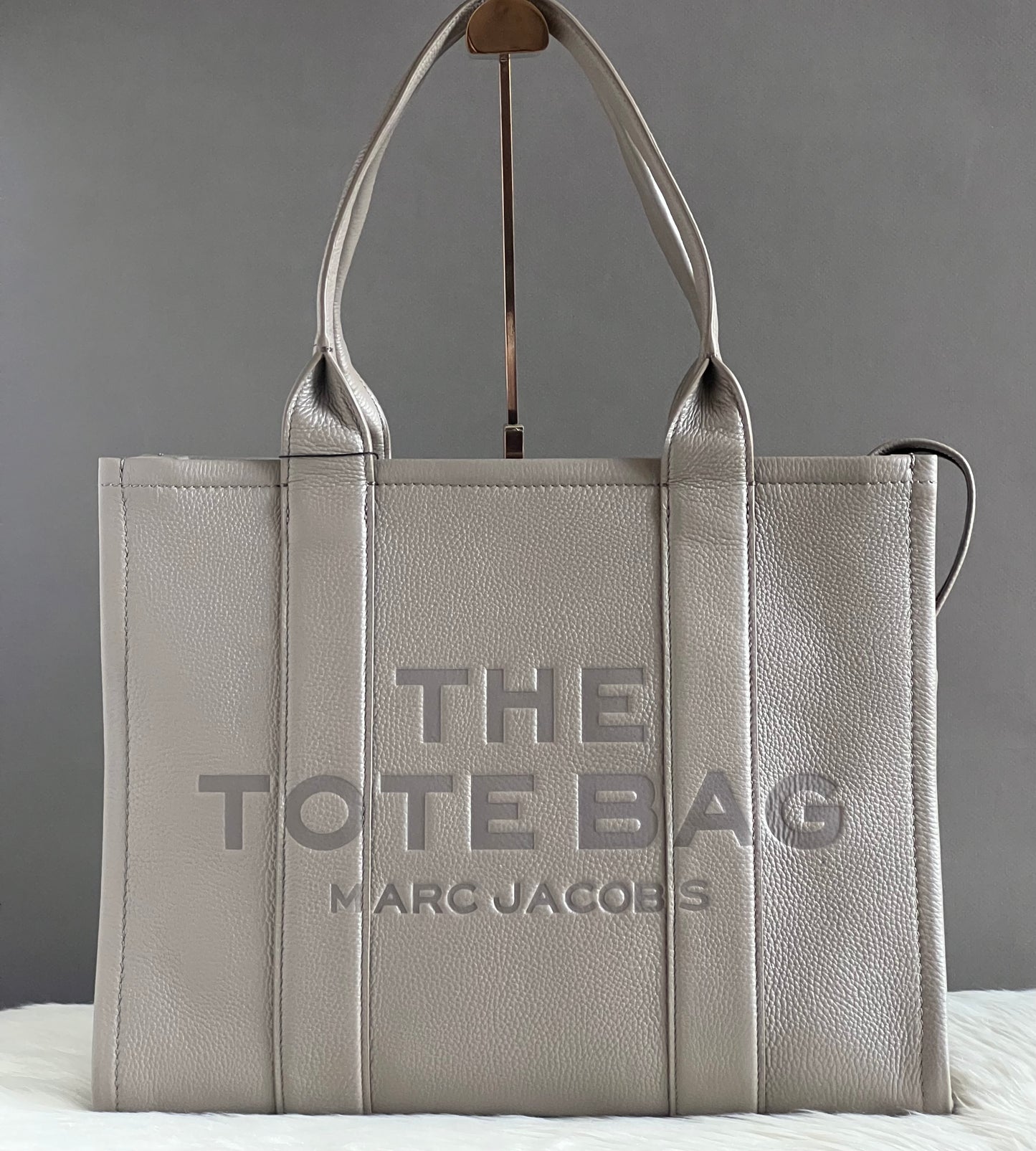Marc Jacobs The Leather Large Tote Bag