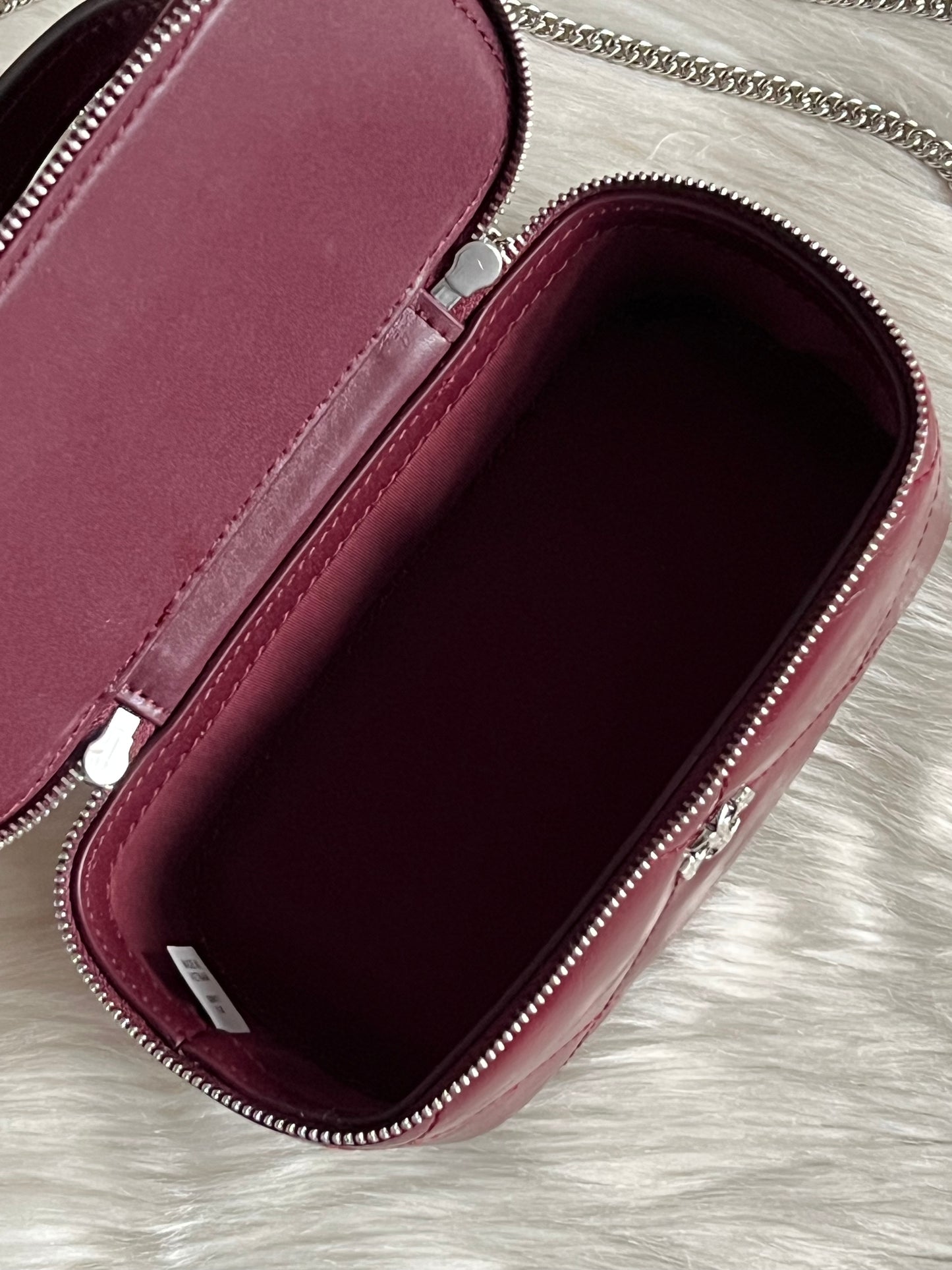 Tory Burch Kira Diamond Quilt Distressed Vanity Case