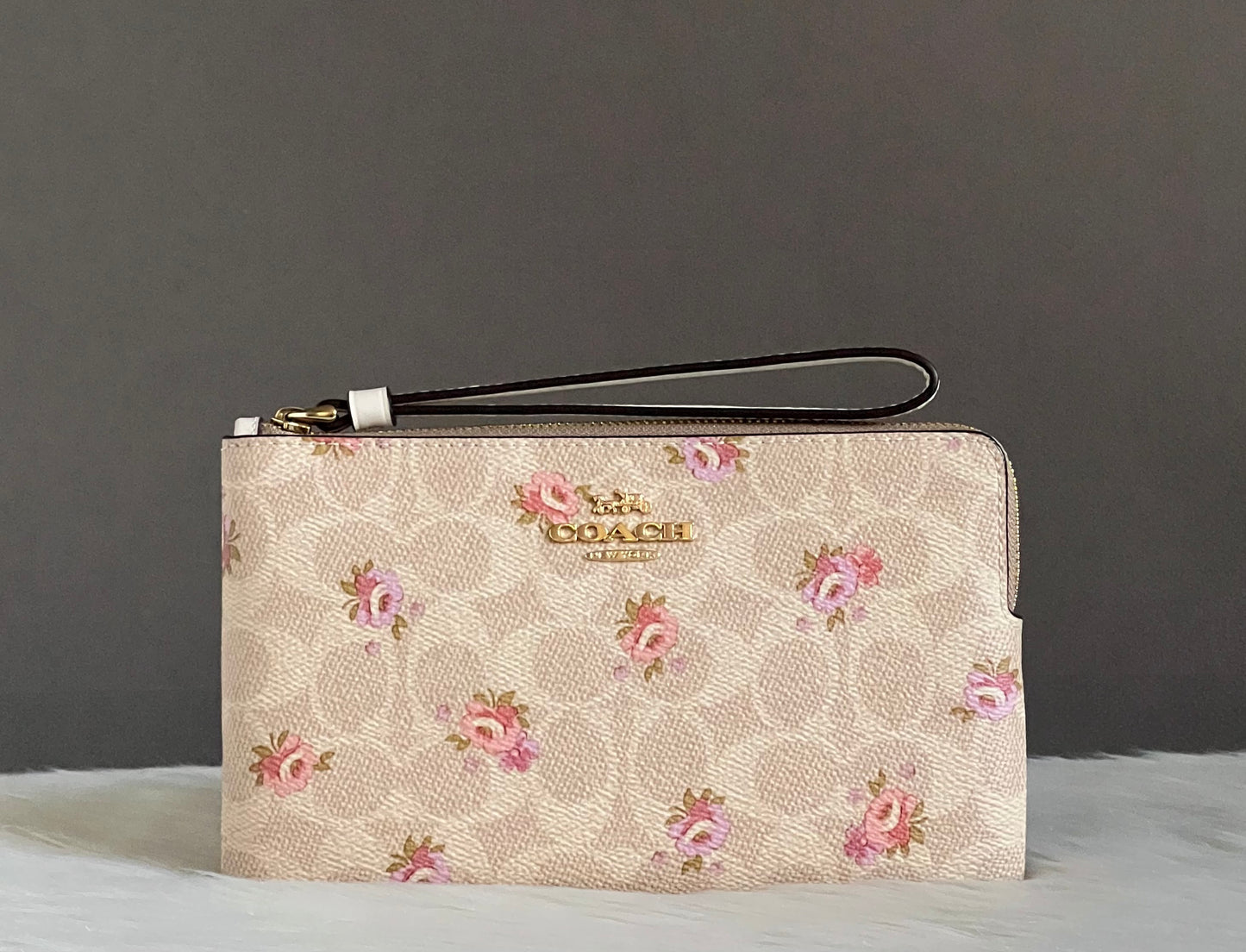 Coach Large Corner Zip In Signature Floral Canvas Wrislet