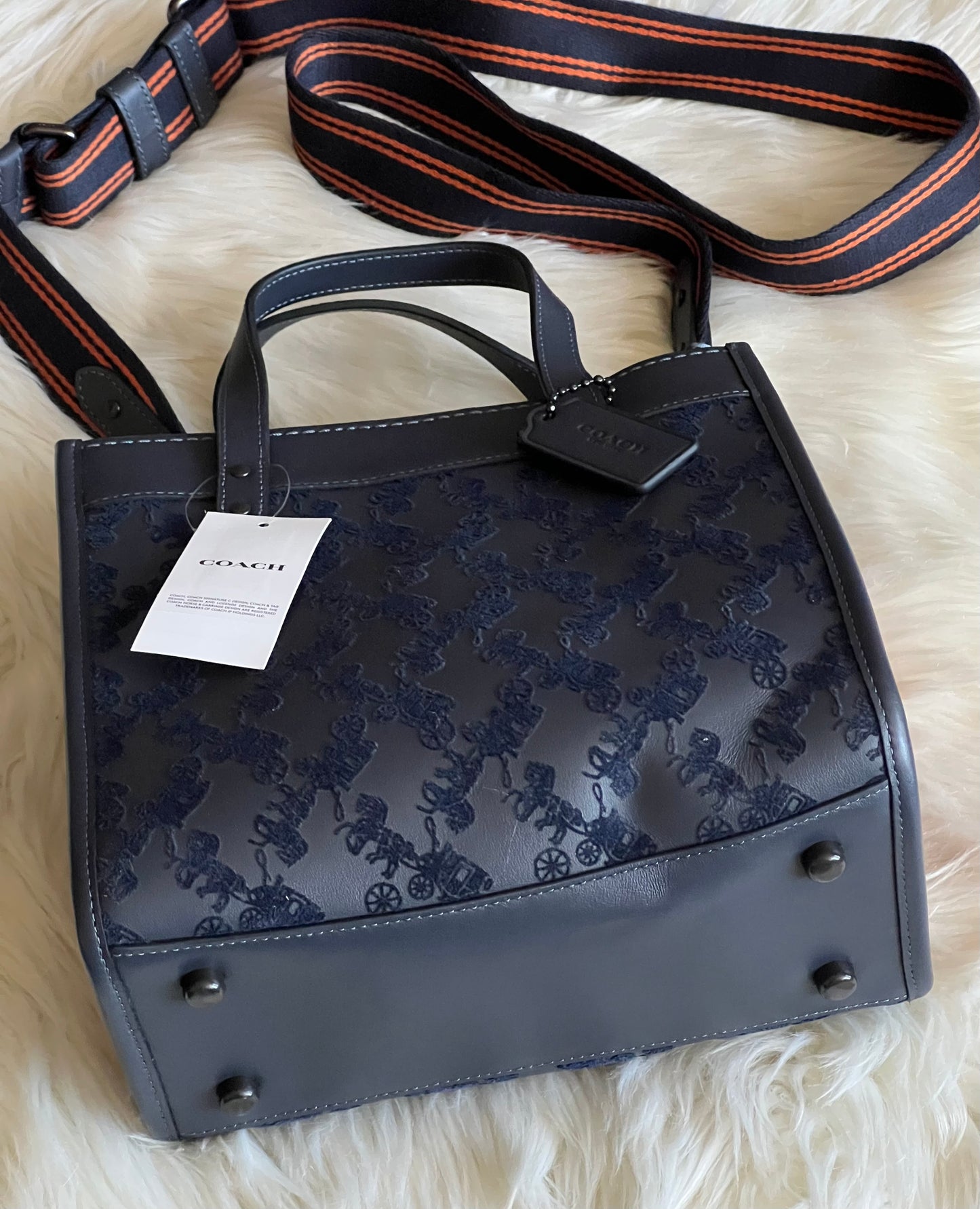 Coach Field Tote 22 with Horse and Carriage
