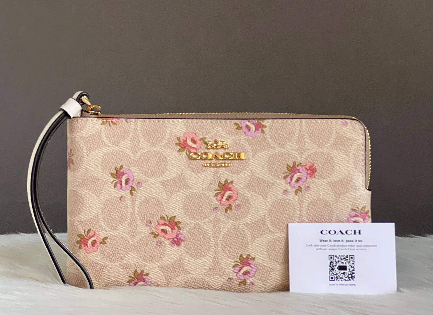 Coach Large Corner Zip In Signature Floral Canvas Wrislet