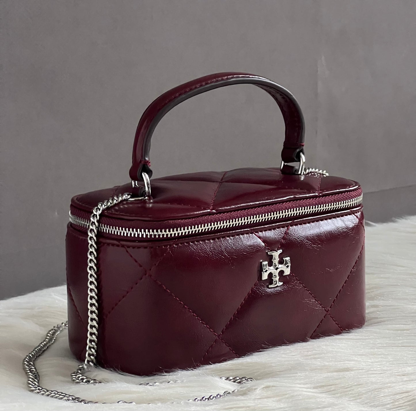 Tory Burch Kira Diamond Quilt Distressed Vanity Case