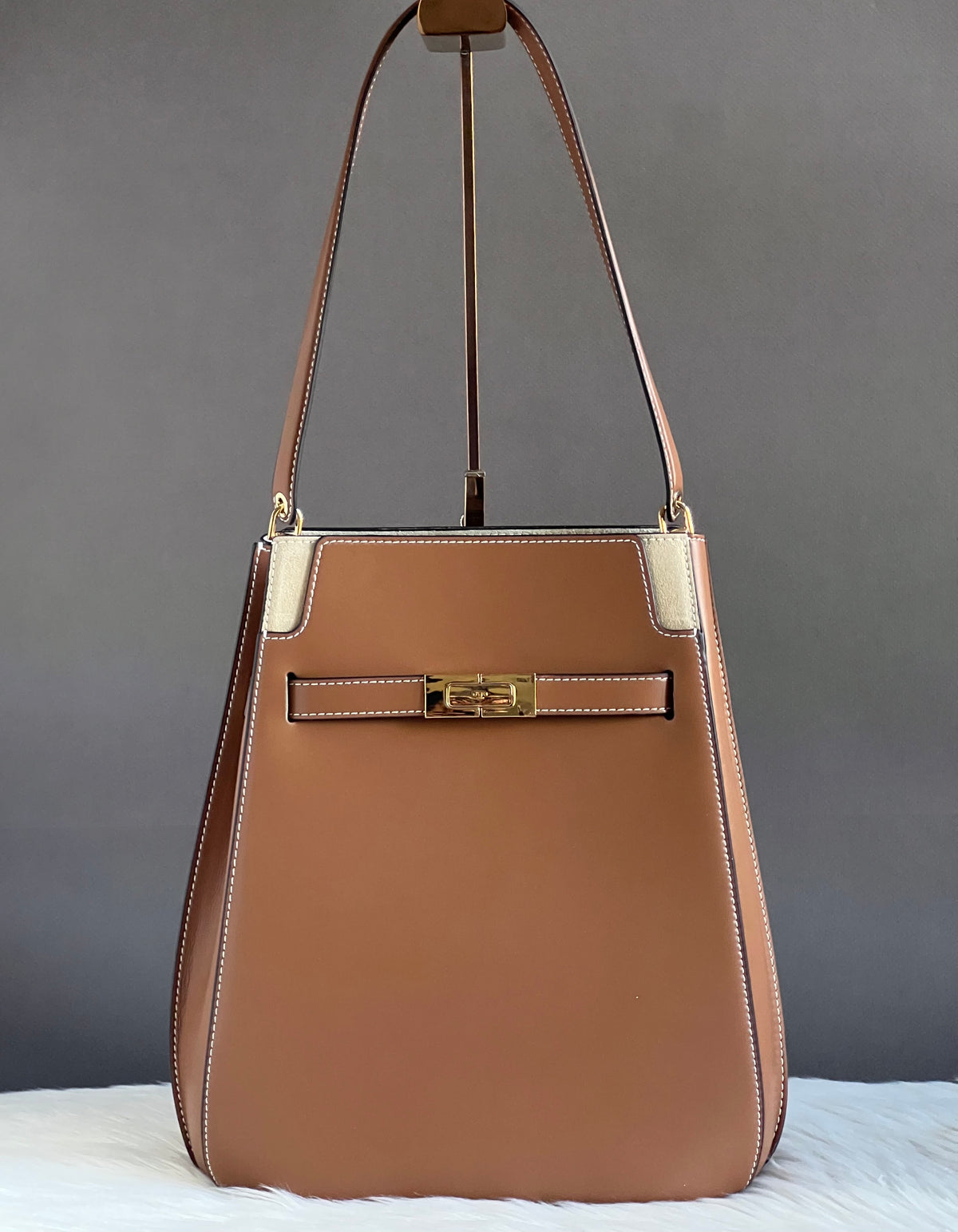 Tory Burch Lee Radziwill Bucket Bag