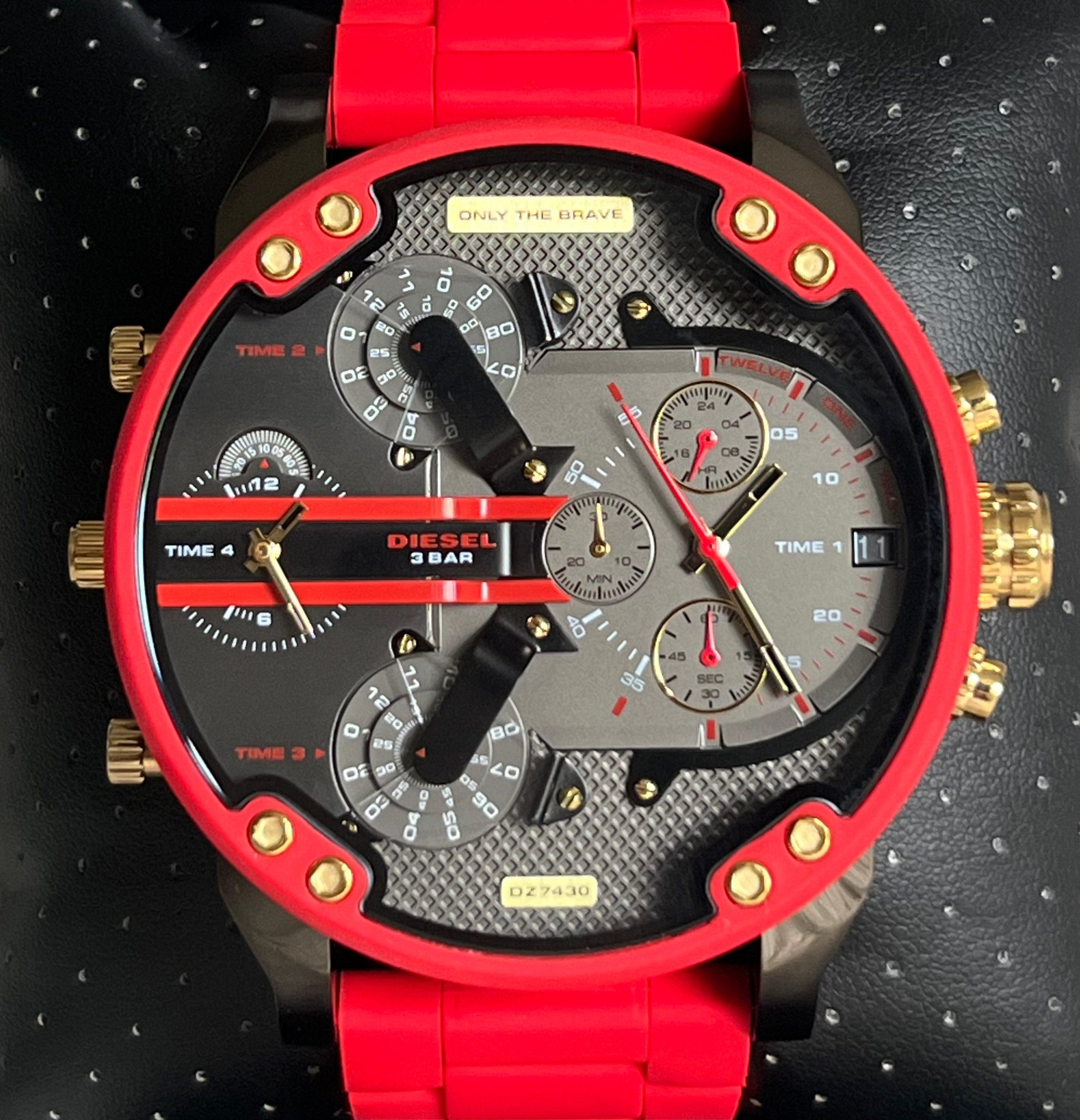 Diesel Men s Mr. Daddy 2.0 Chronograph Red Stainless Steel and Silicon Club de Mode