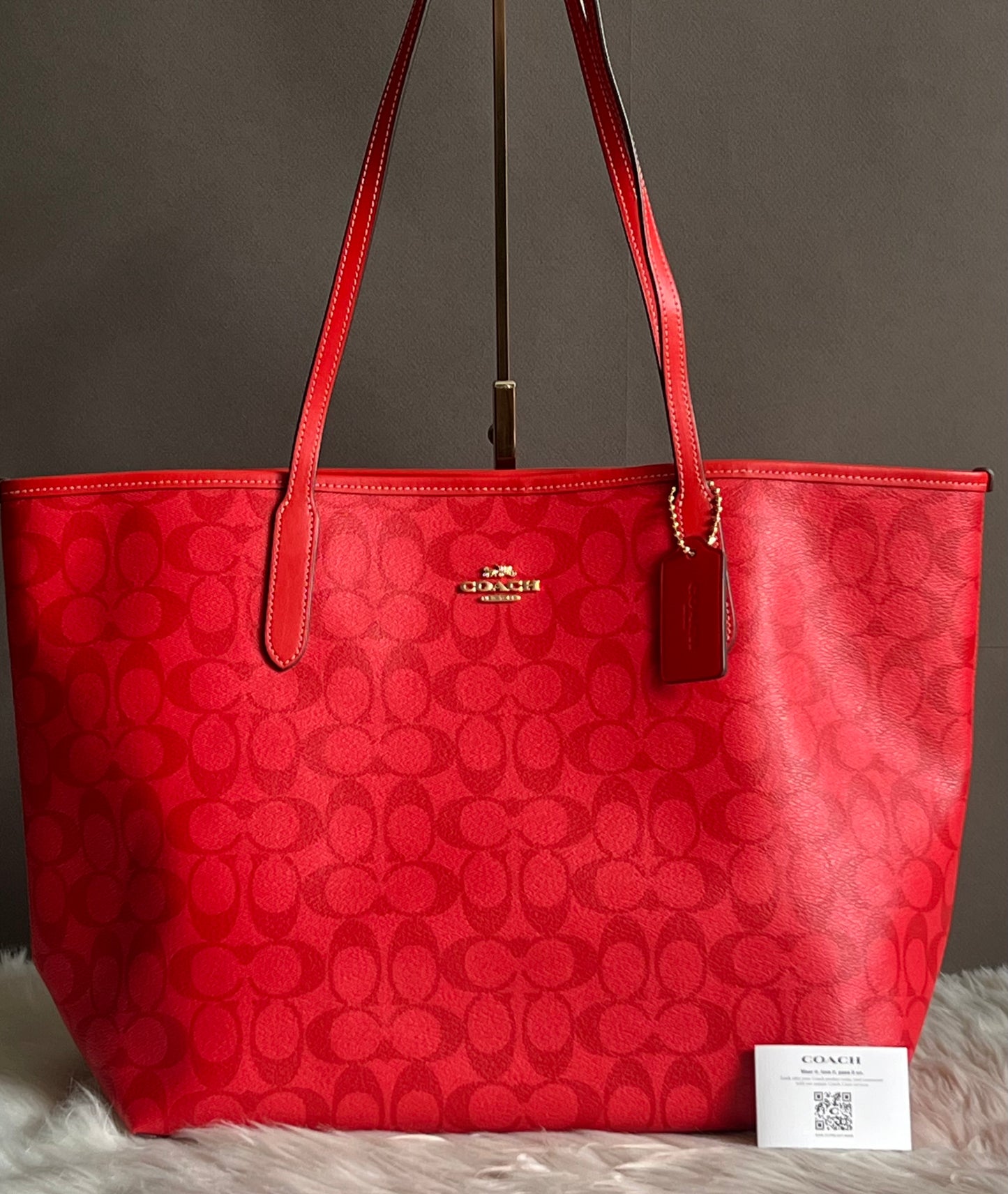 Coach City Tote in Signature Canvas