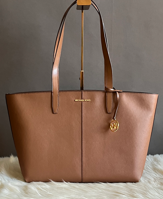 Michael Kors Jet Set Medium Tote Bag