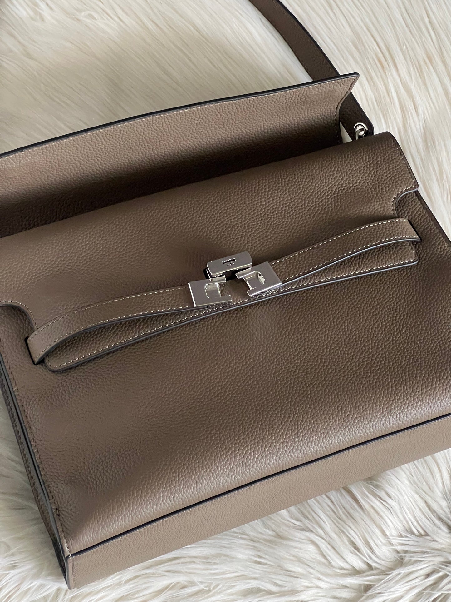 Tory Burch Large Lee Radziwill Shoulder Bag