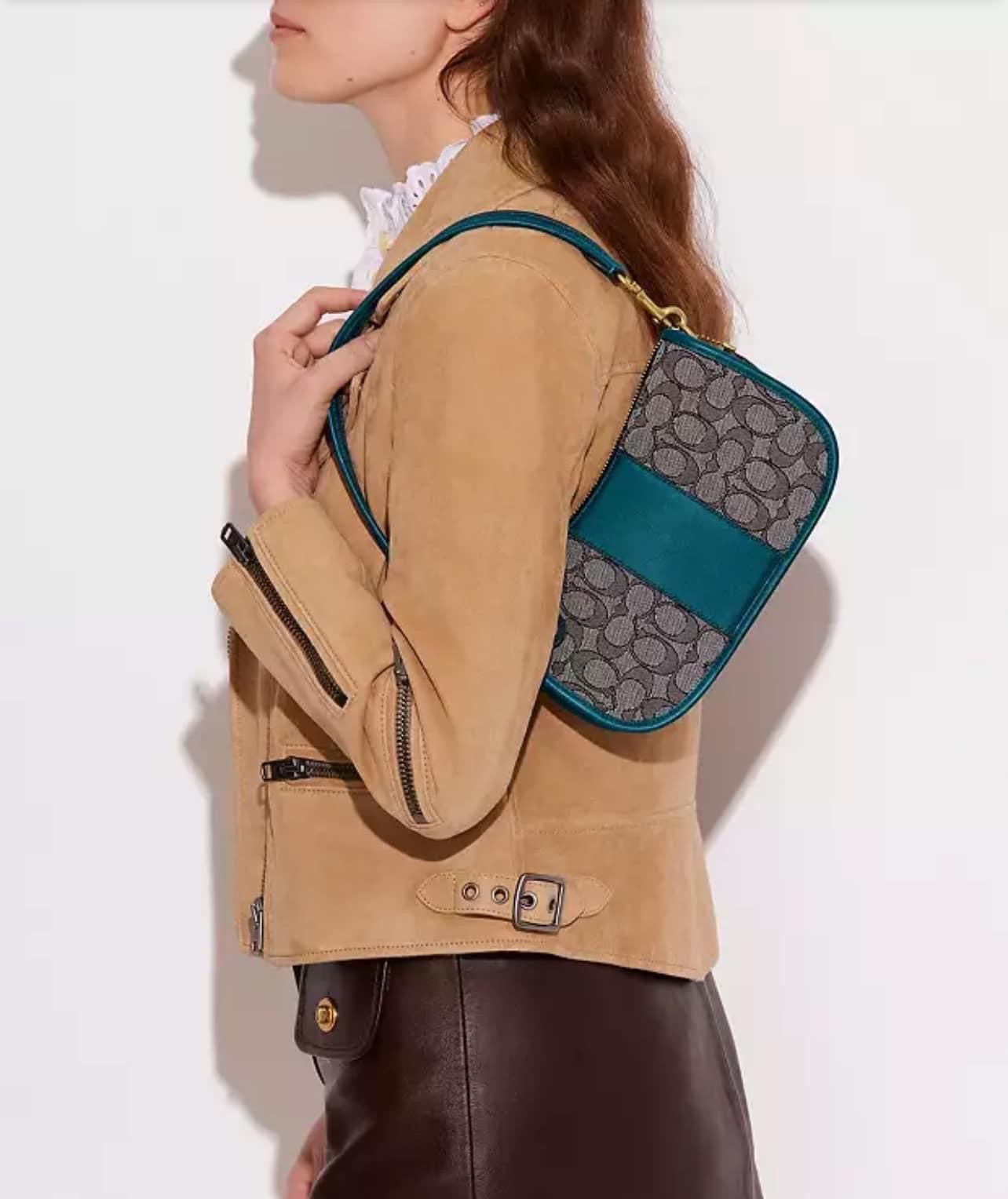 Coach Swinger in Signature Jacquard