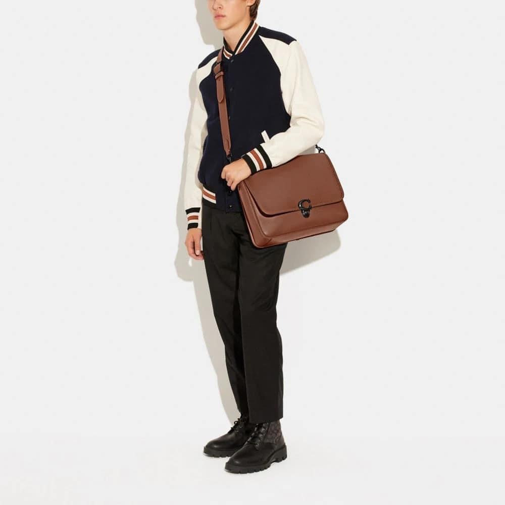 Coach Studio Messenger