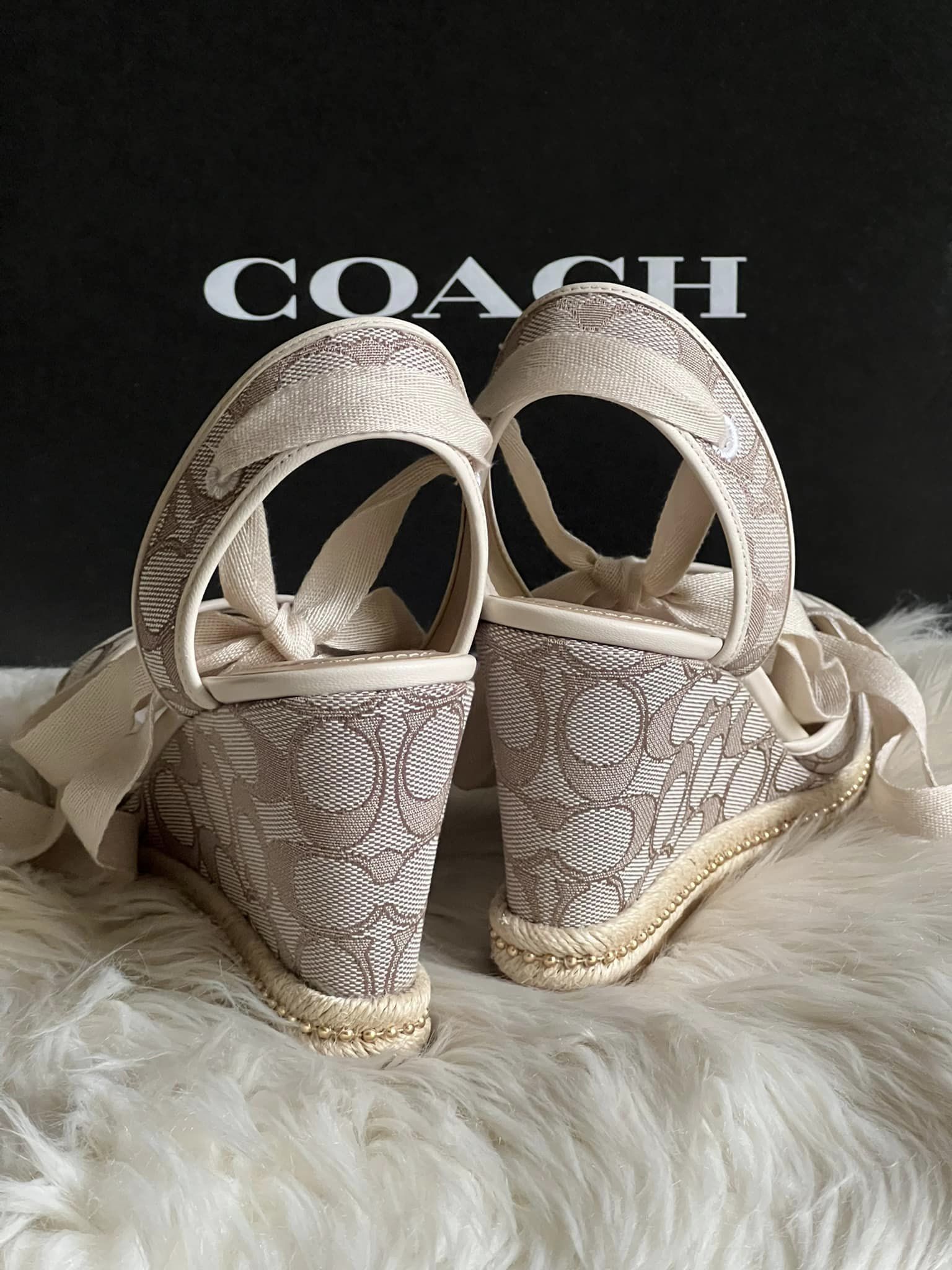 Coach Page Wedge In Recycled Signature Jacquard - Club De Mode