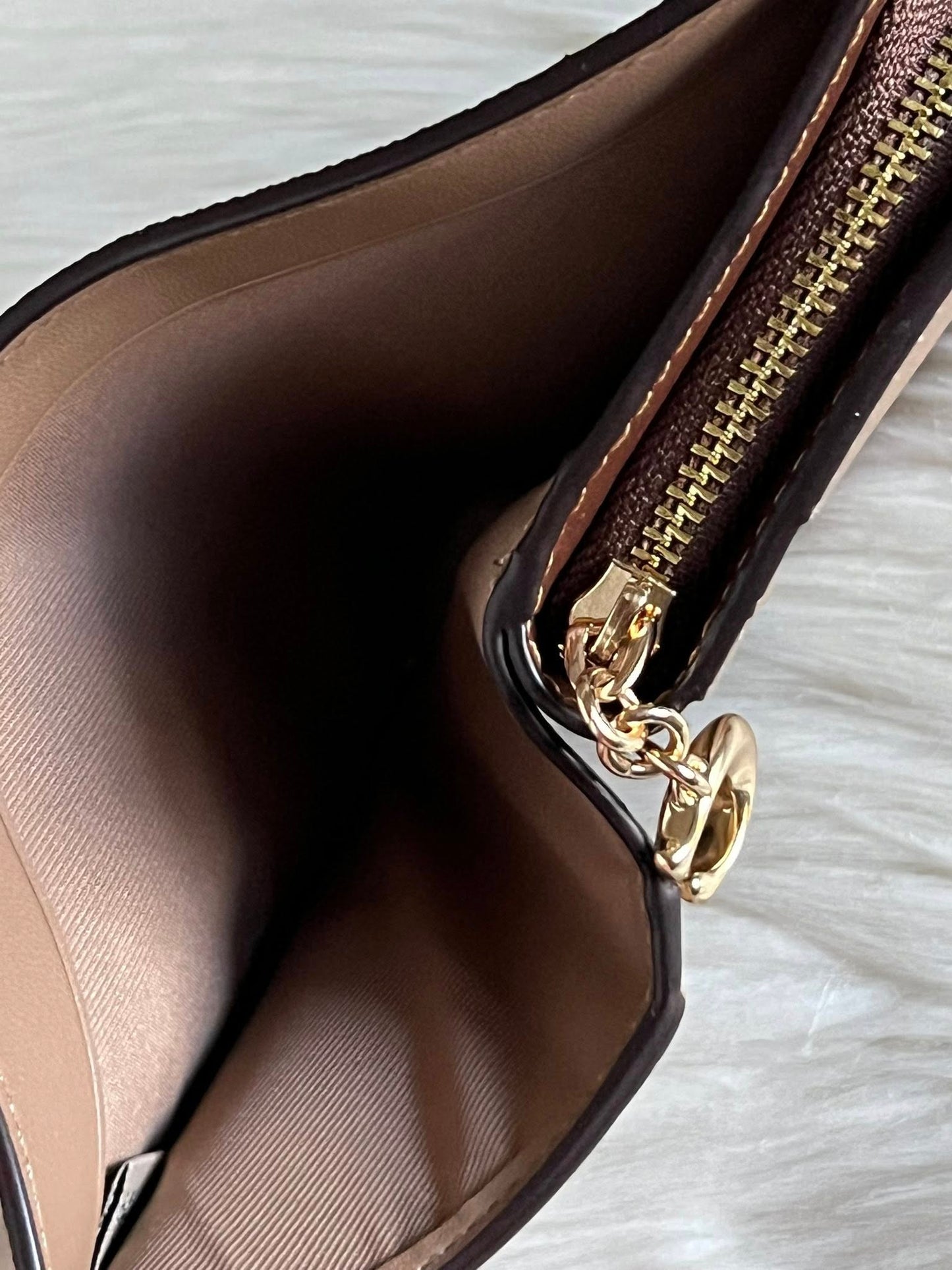 Coach Snap Wallet In Signature Canvas
