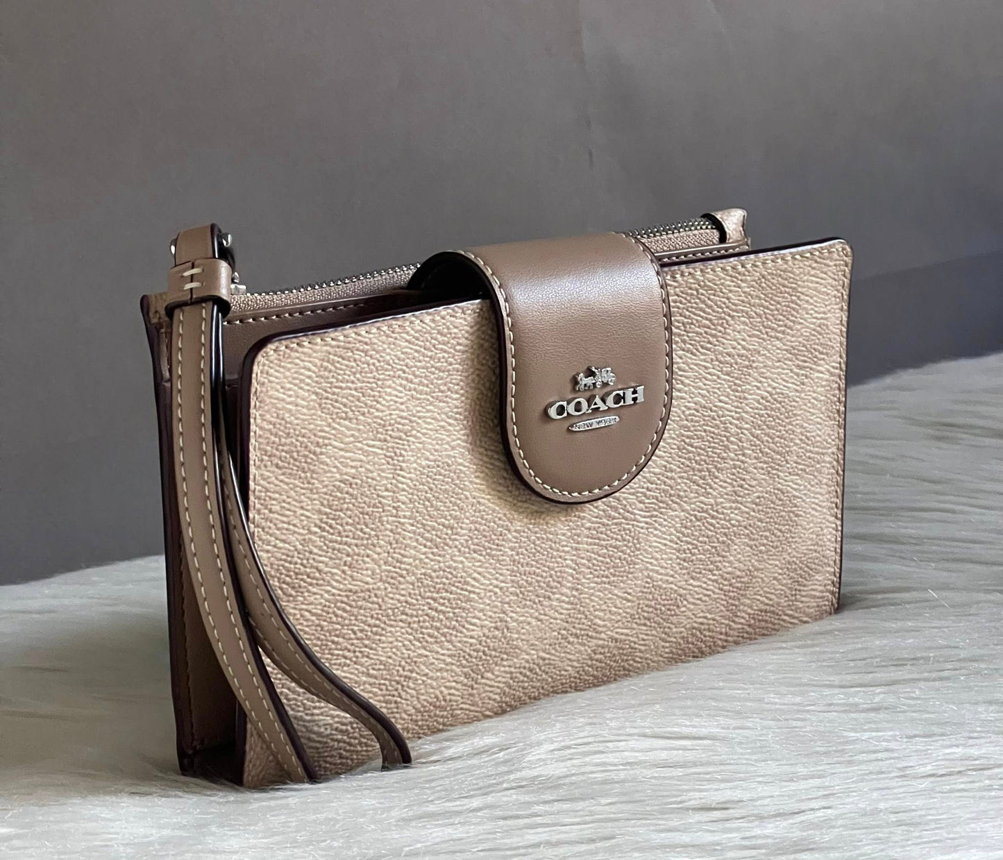 Coach Phone Wallet In Signature Canvas