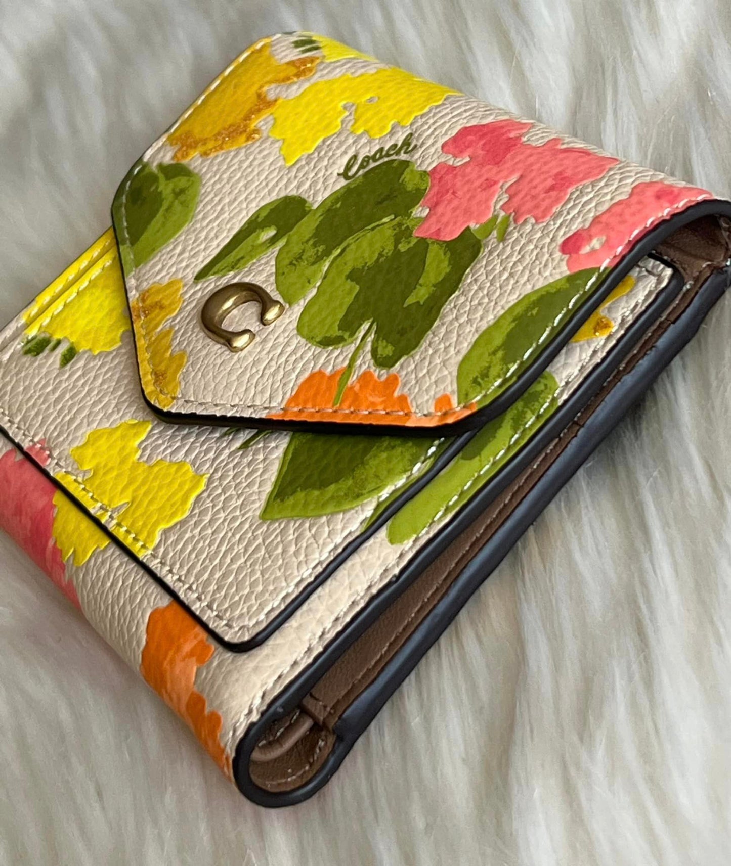 Coach Women’s Wyn Small Wallet with Floral Print Wallet