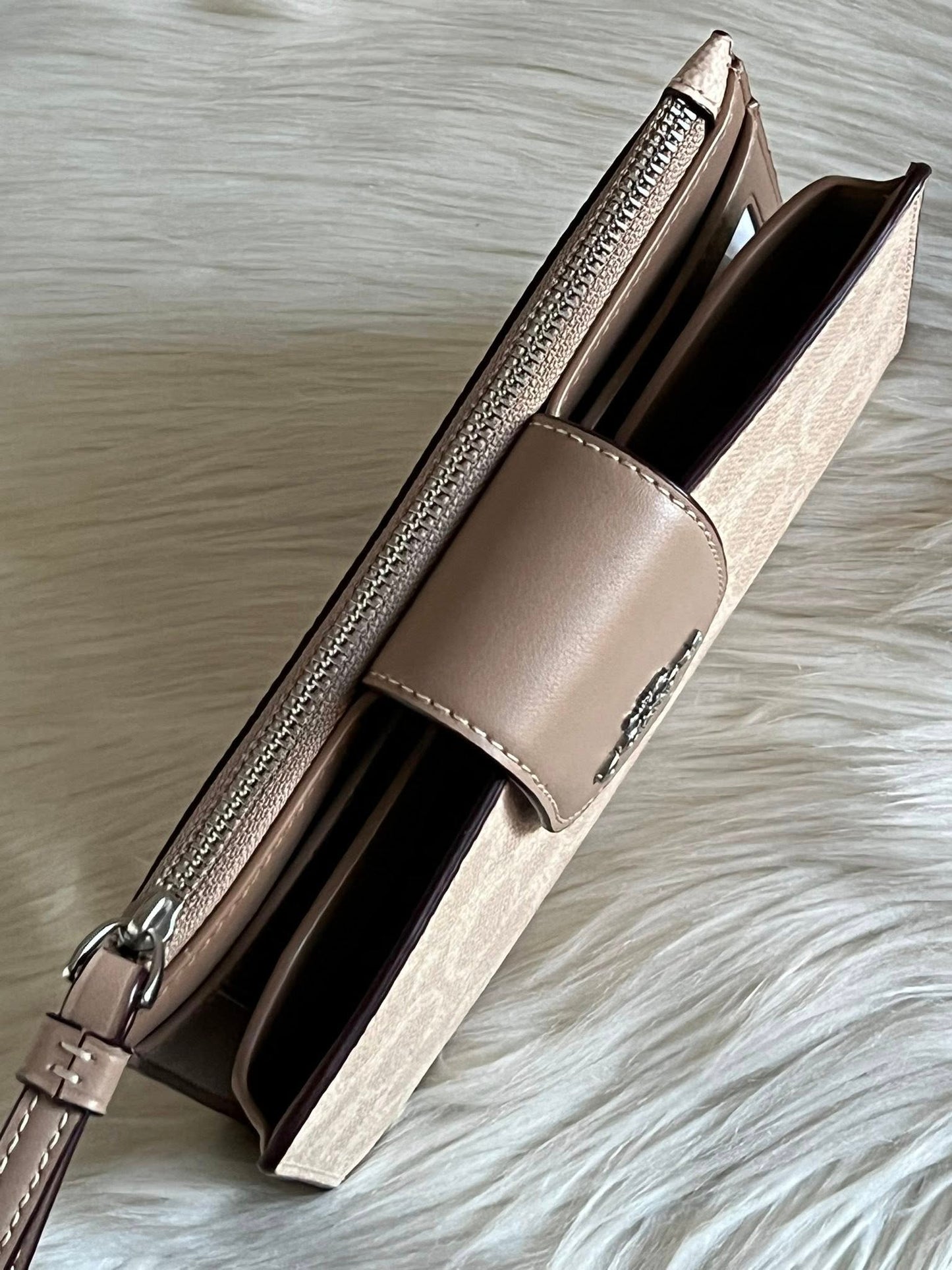 Coach Phone Wallet In Signature Canvas
