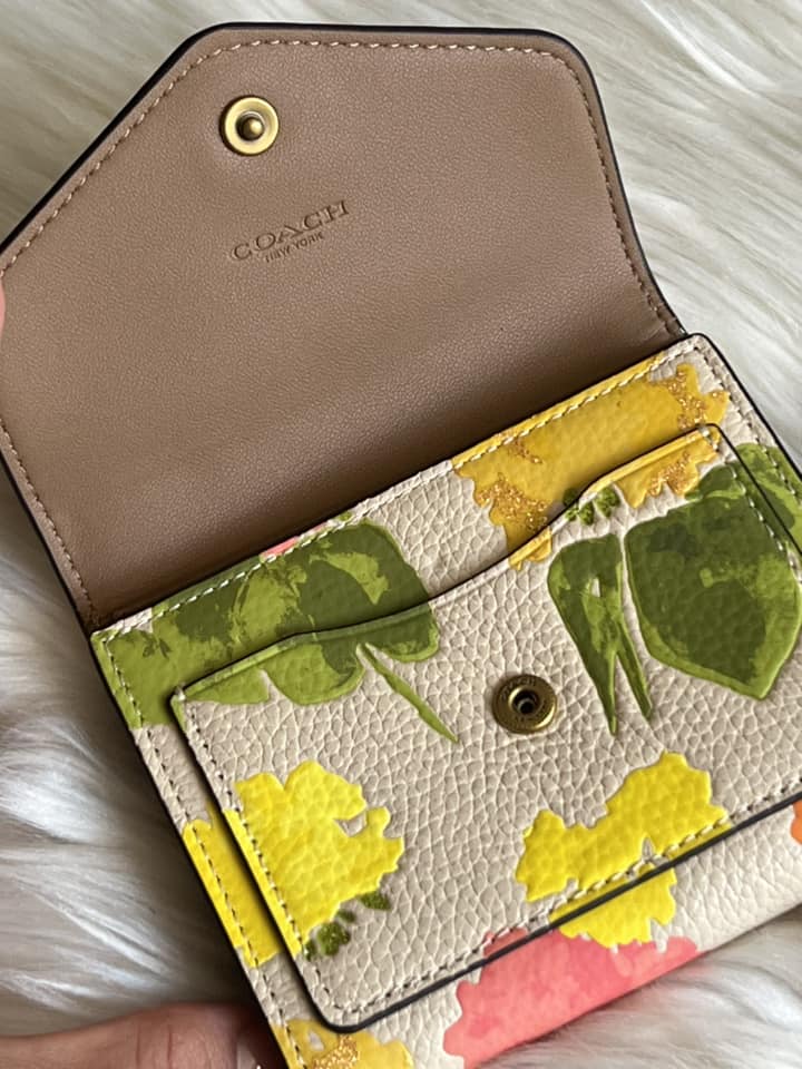 Coach Women’s Wyn Small Wallet with Floral Print Wallet