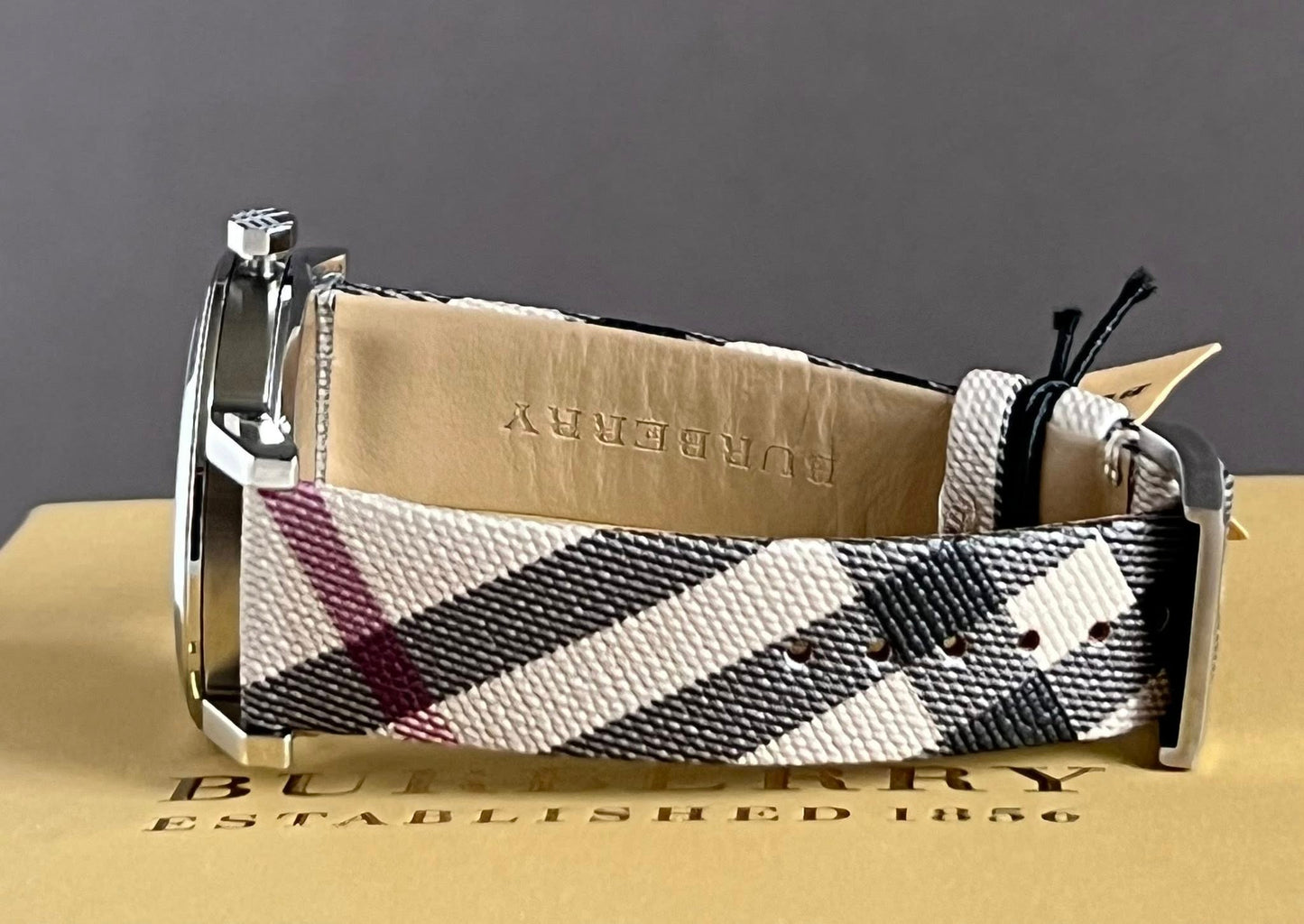 Burberry The City Nova Watch