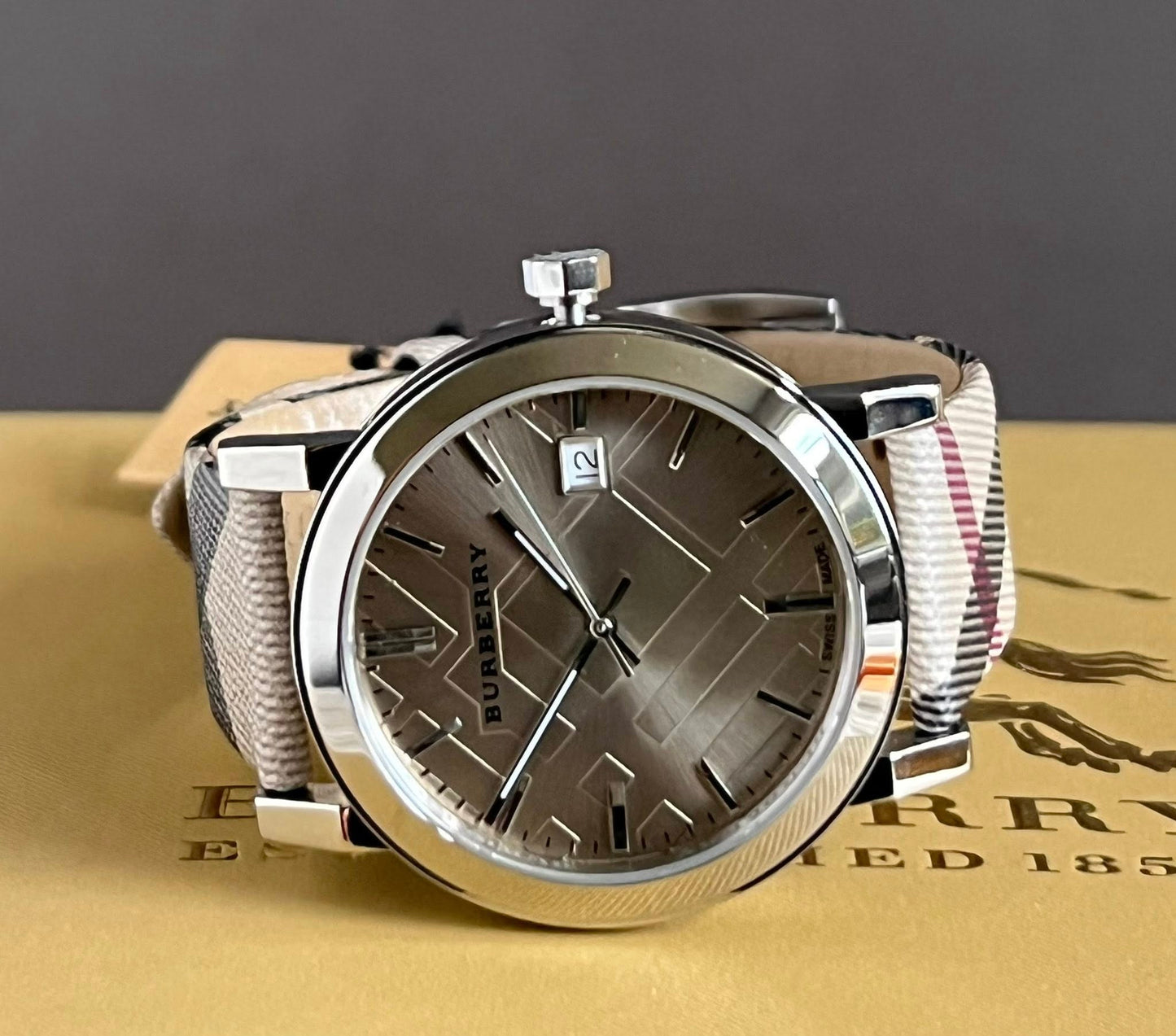 Burberry The City Nova Watch