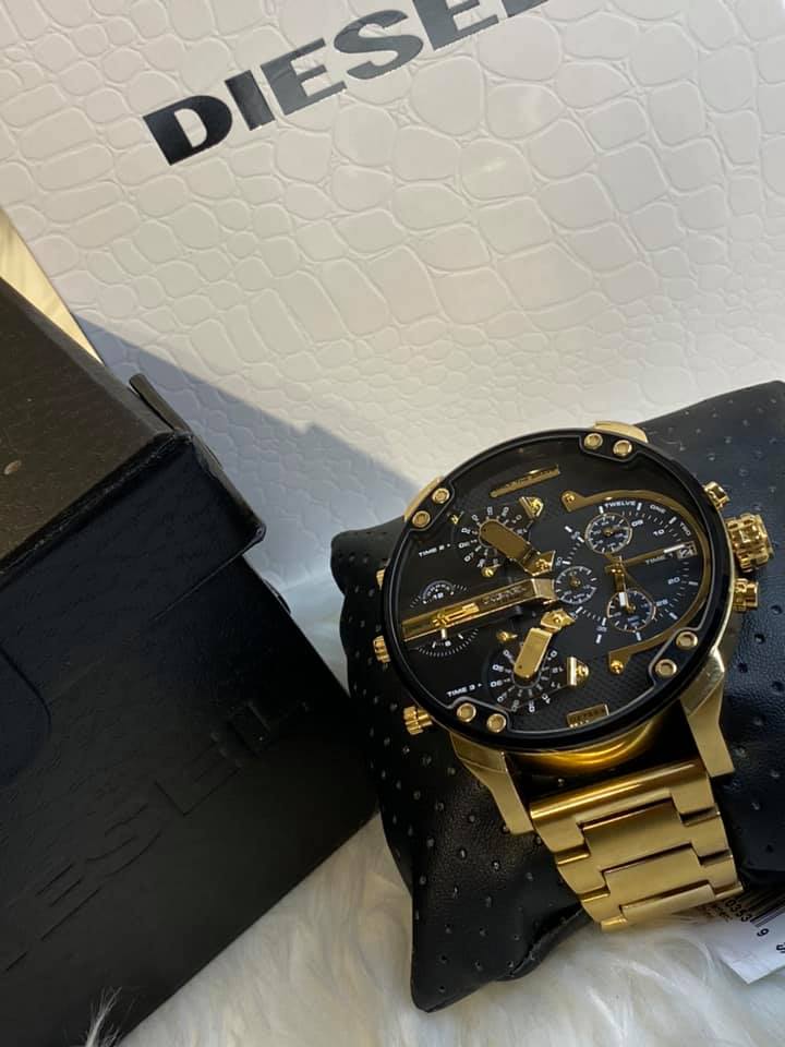 Diesel Men s Mr. Daddy 2.0 Gold Tone Chronograph Watch Club de Mode